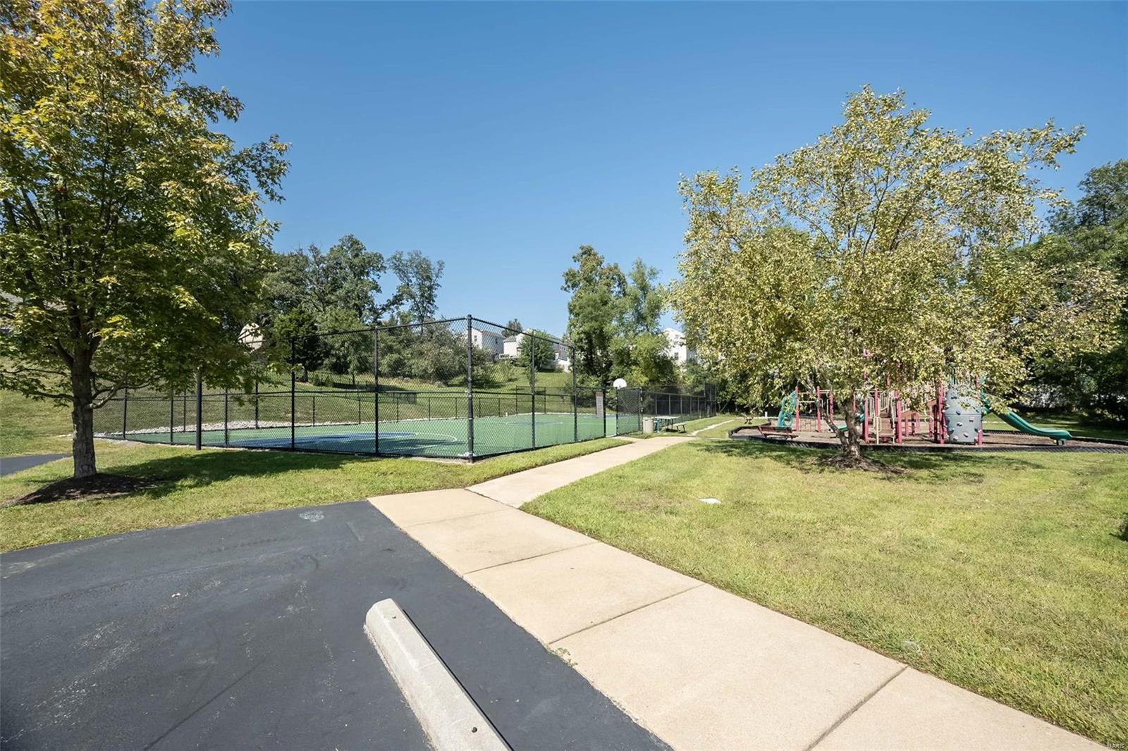 1382 Farnman Drive