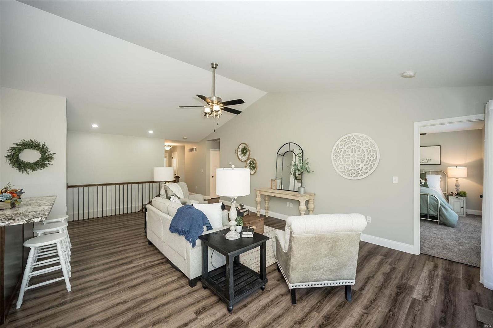 1382 Farnman Drive
