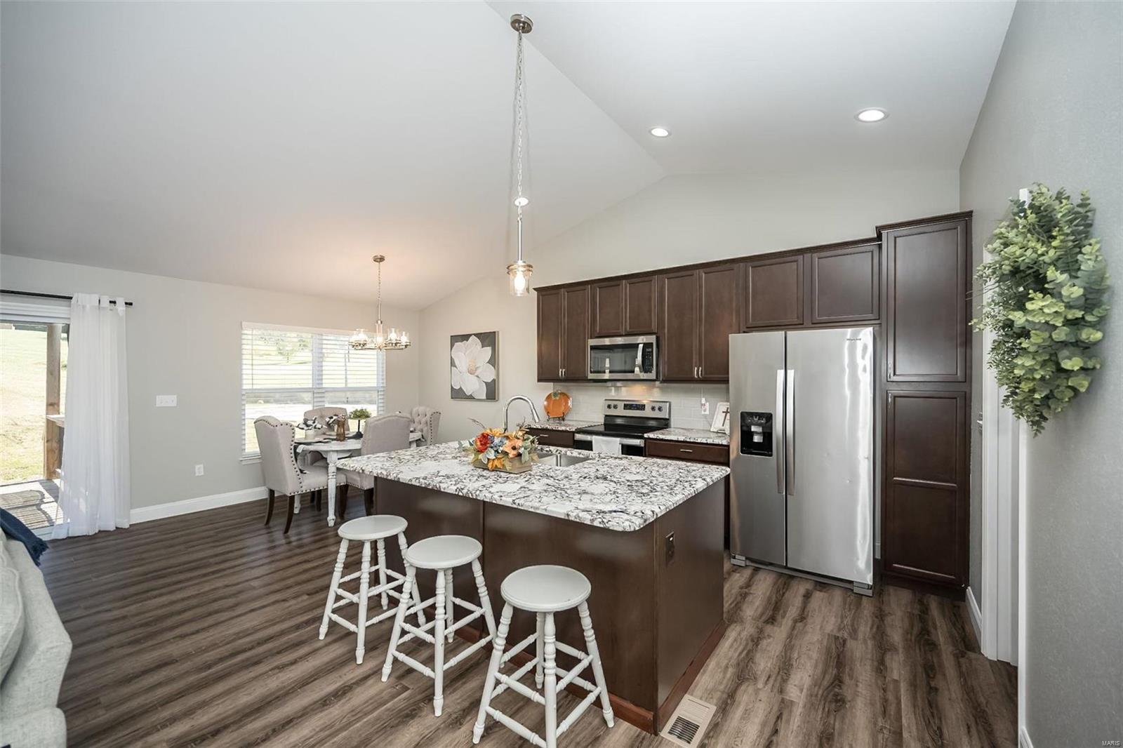 1382 Farnman Drive