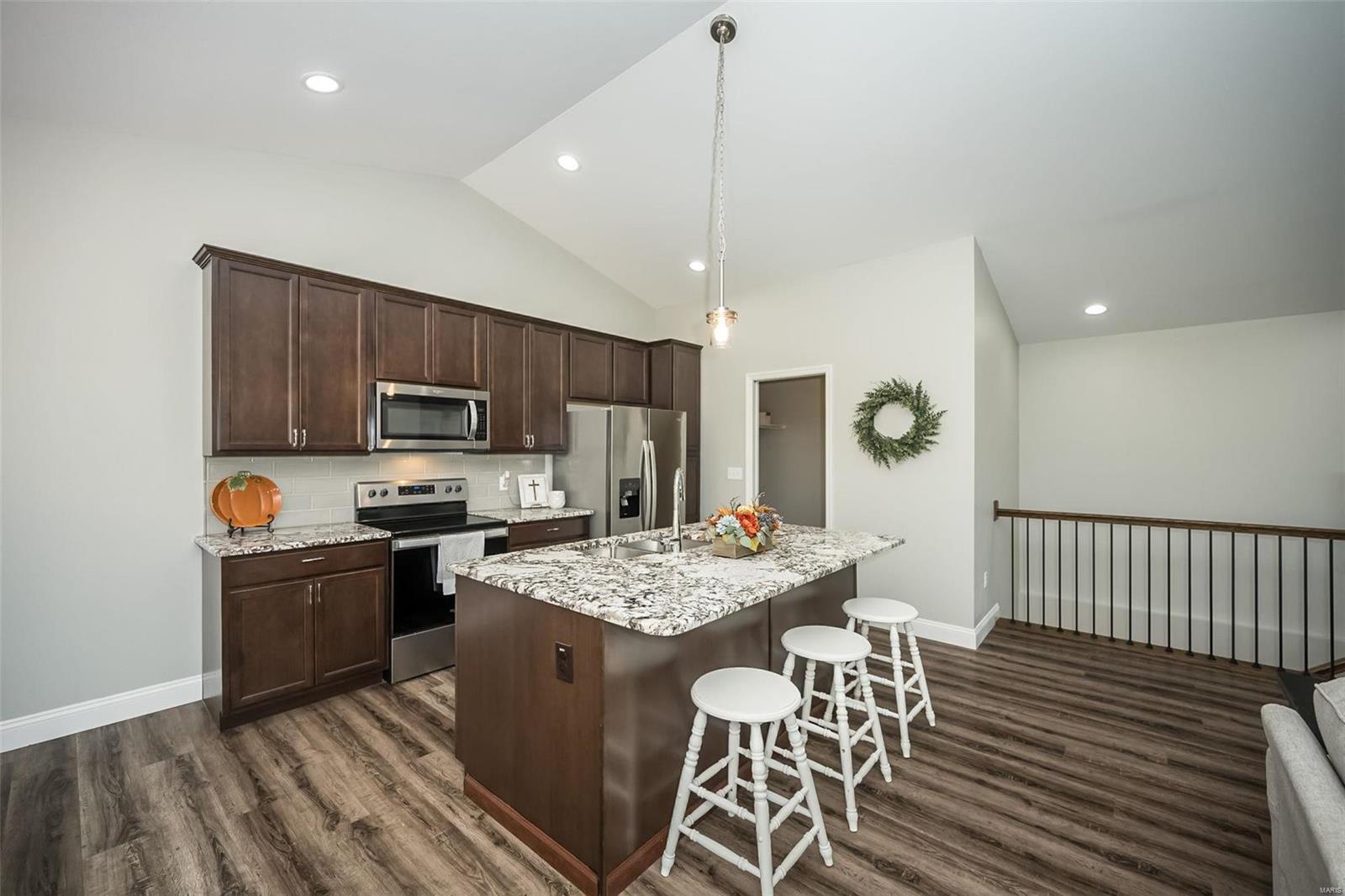1382 Farnman Drive