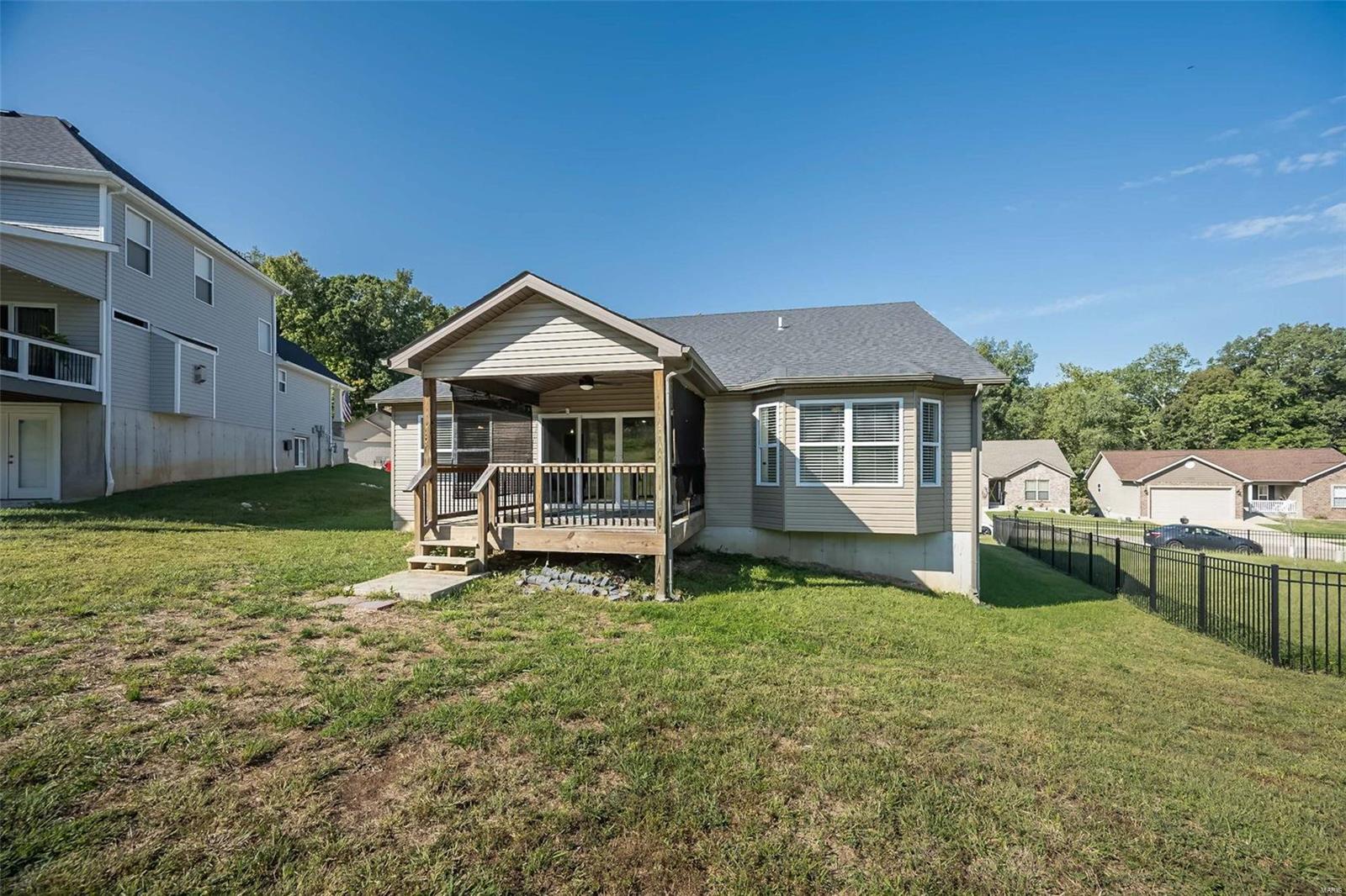 1382 Farnman Drive