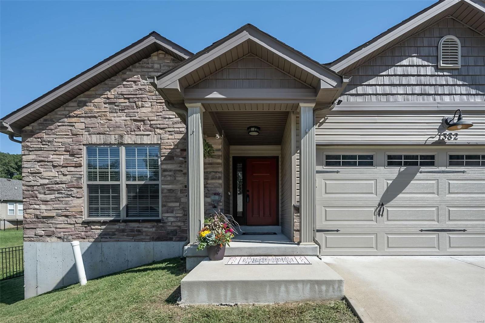 1382 Farnman Drive