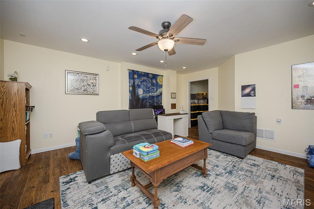 1529 Paradise Valley Drive