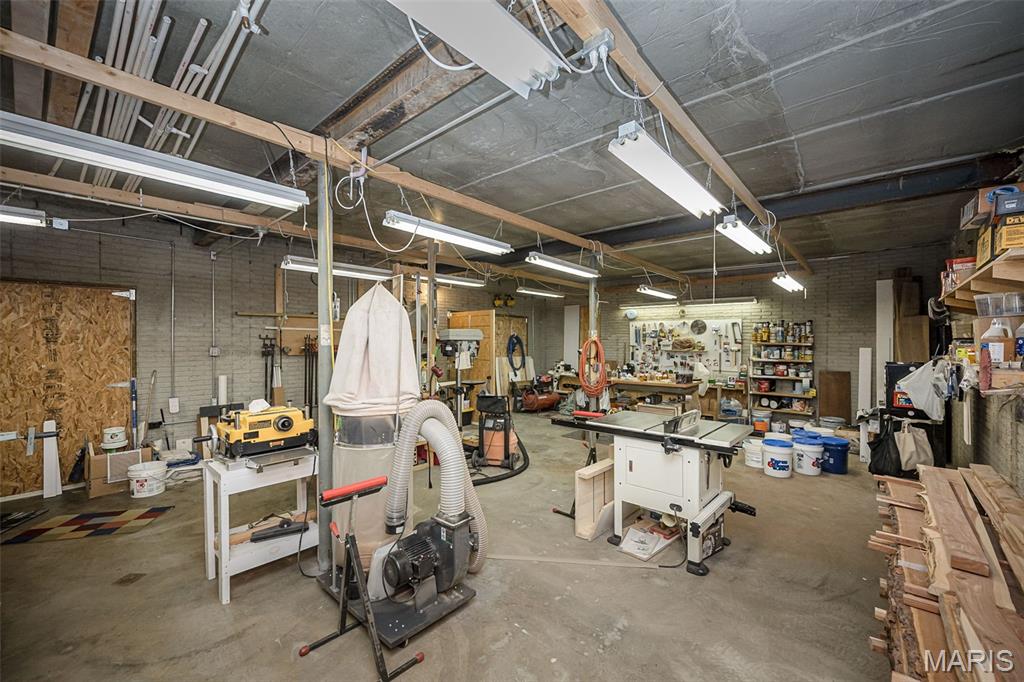 1529 Paradise Valley Drive