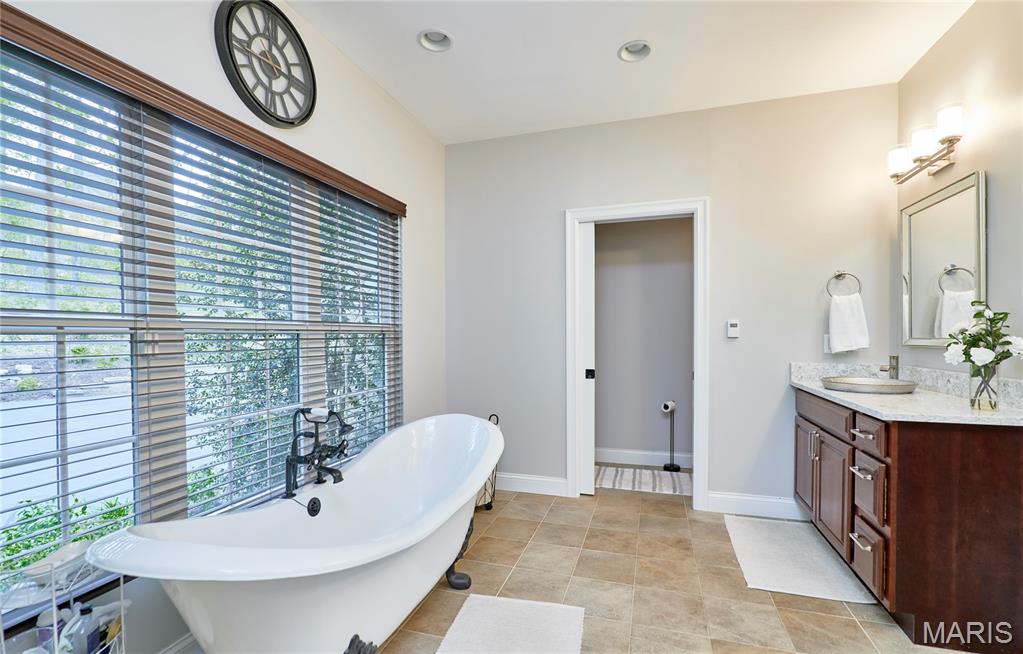 1275 Diamond Valley Drive