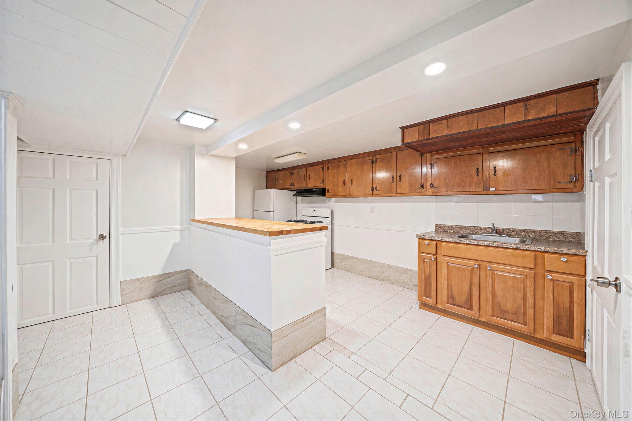 8618 164th Street