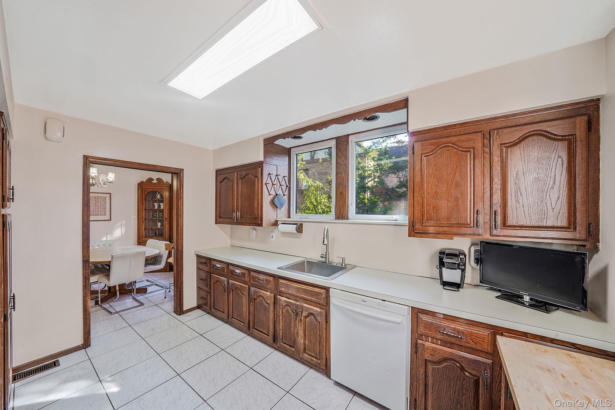 8402 Midland Parkway