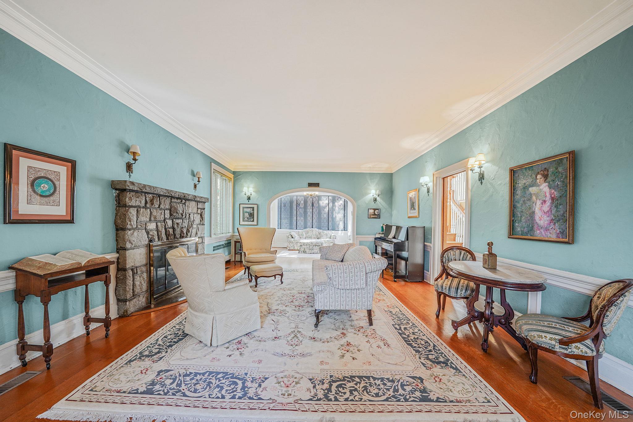 8402 Midland Parkway