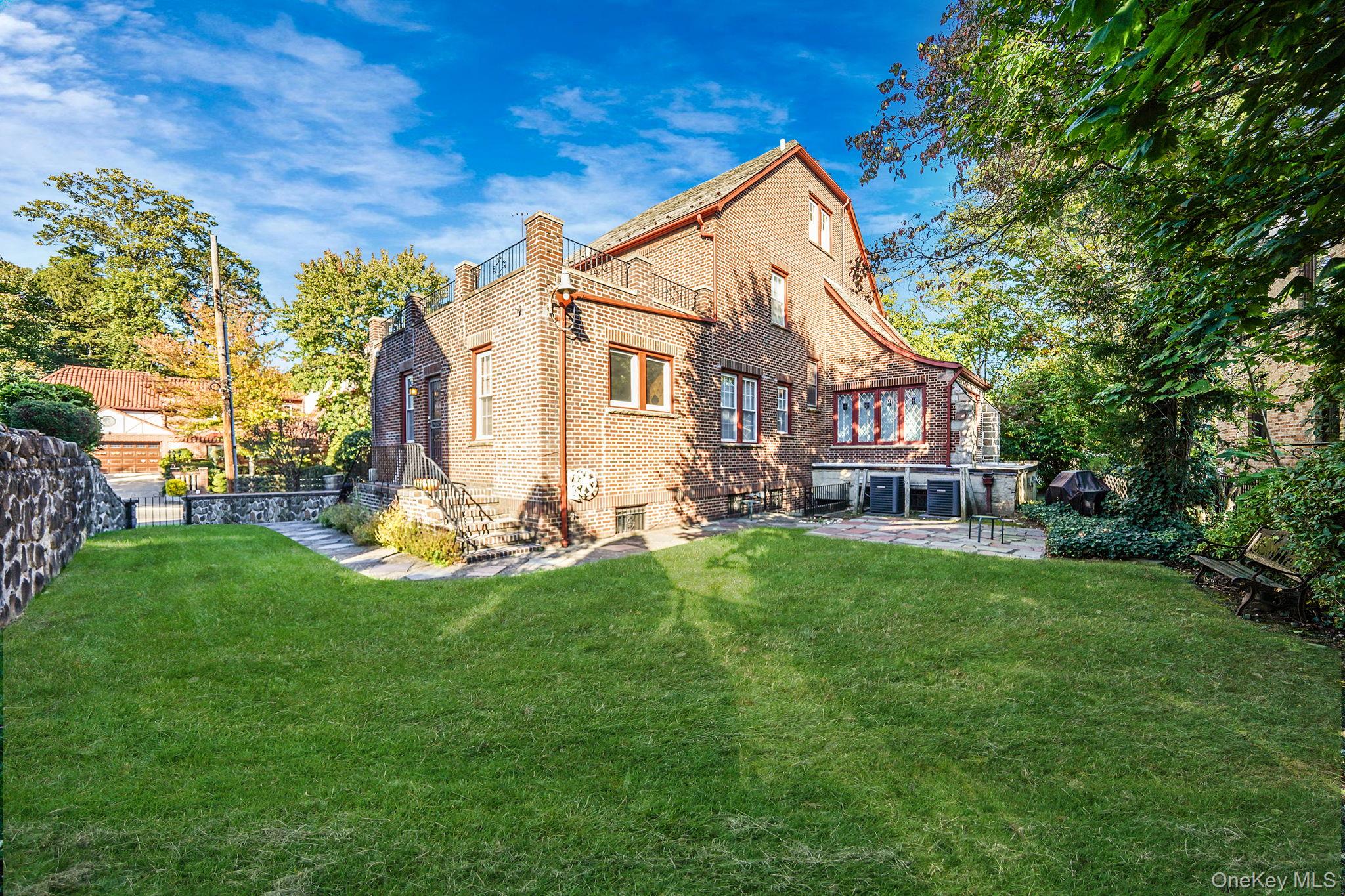 8402 Midland Parkway