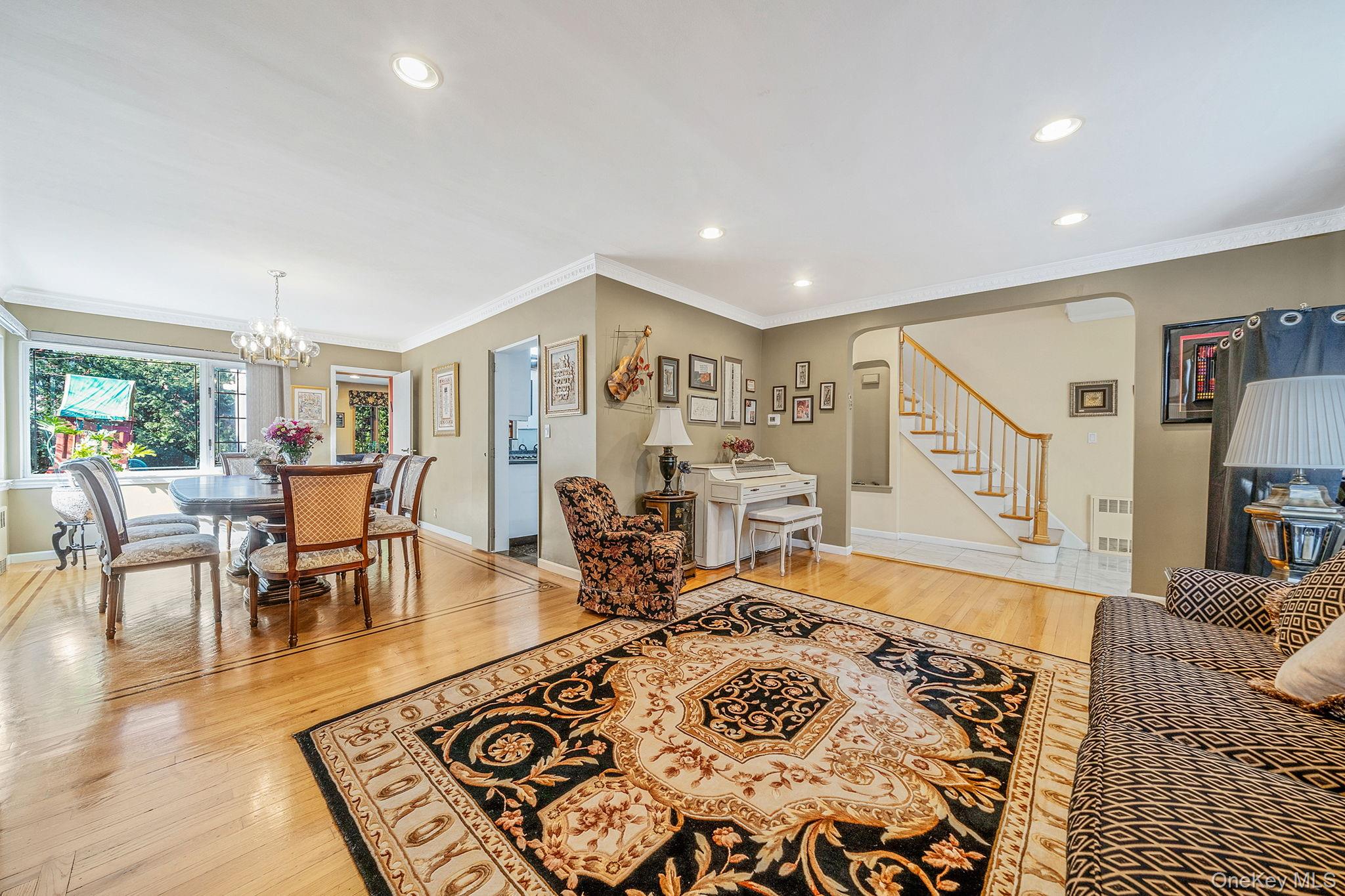 85-26 Palo Alto Street