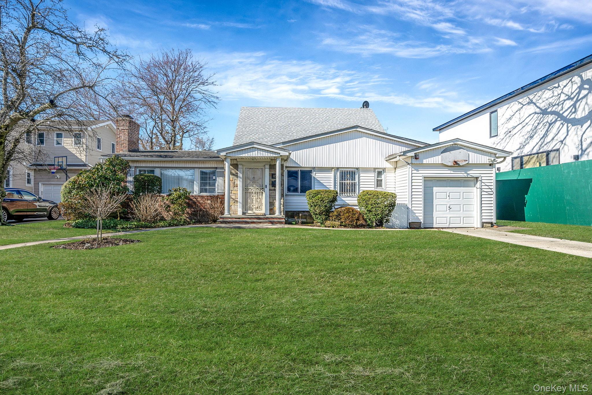 85-26 Palo Alto Street