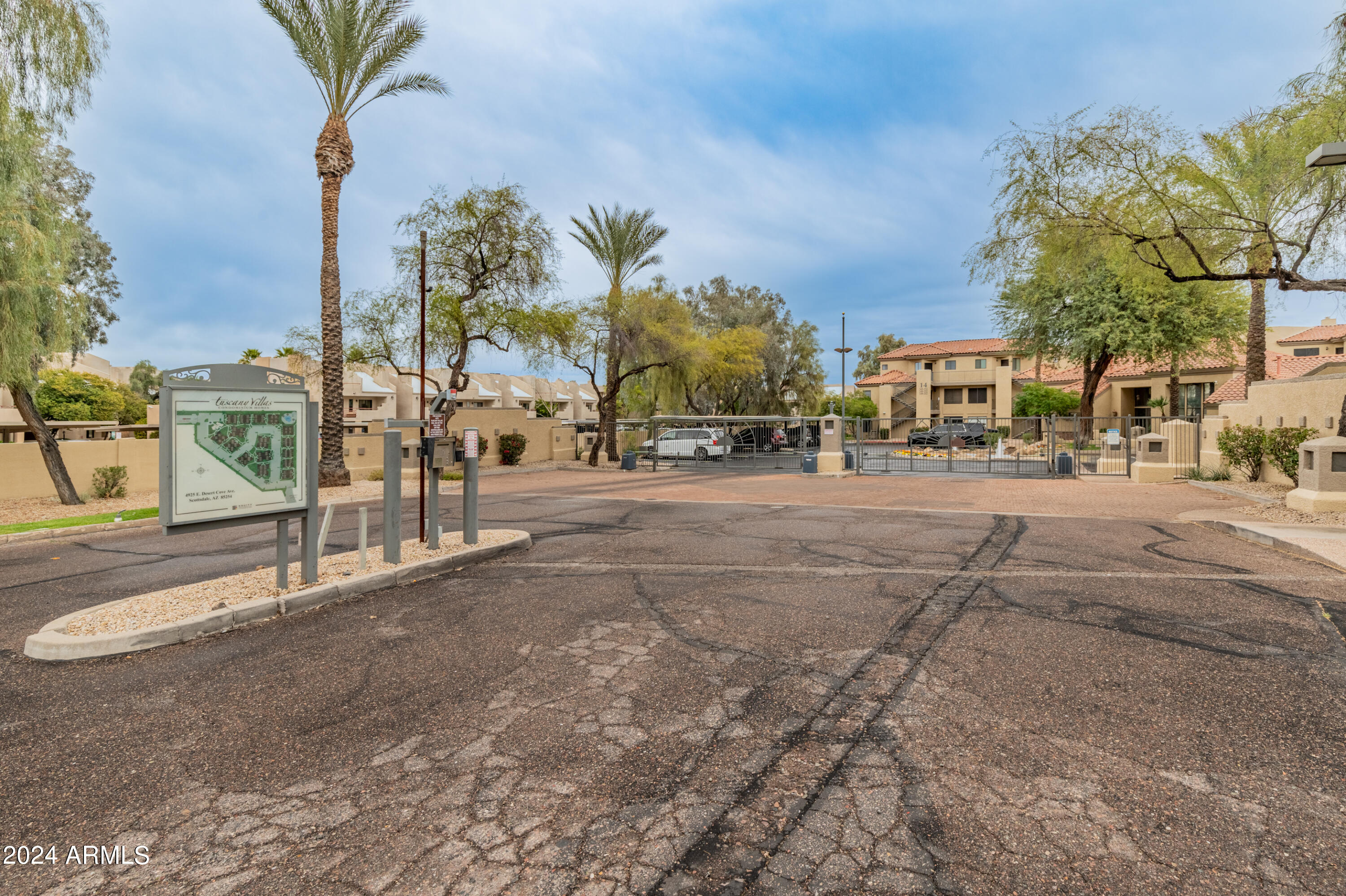 4925 E Desert Cove Avenue Unit: 317