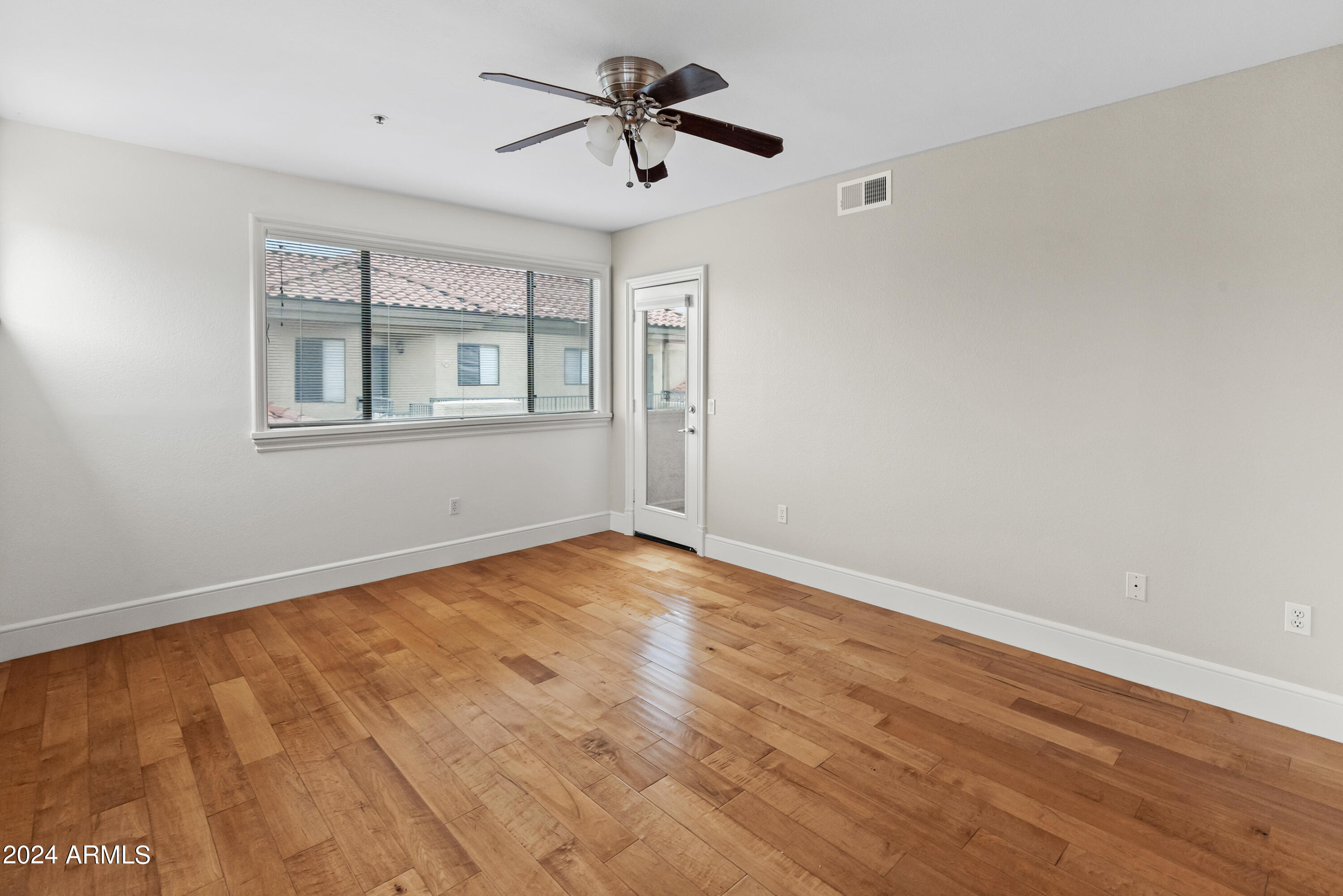 4925 E Desert Cove Avenue Unit: 317