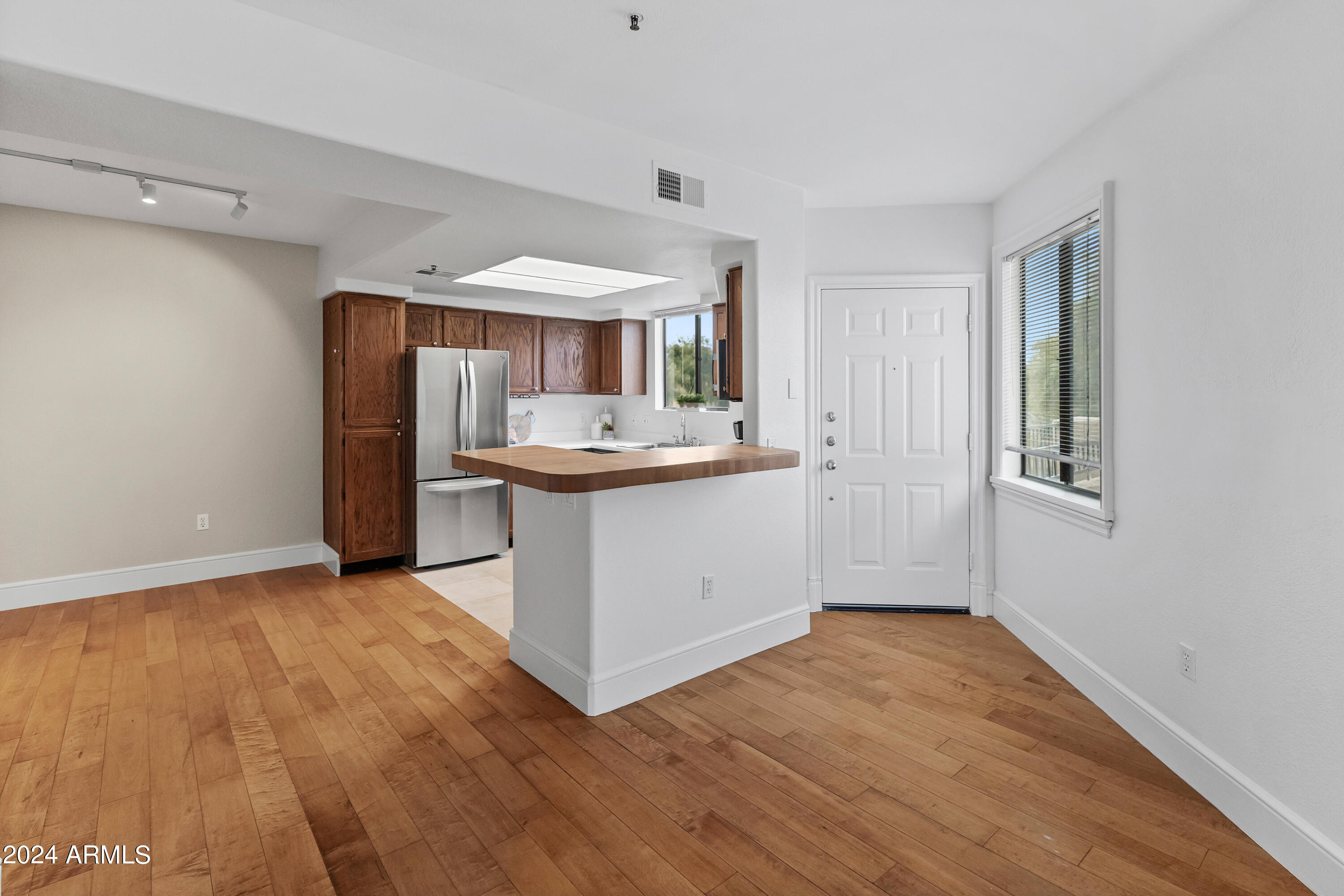 4925 E Desert Cove Avenue Unit: 317