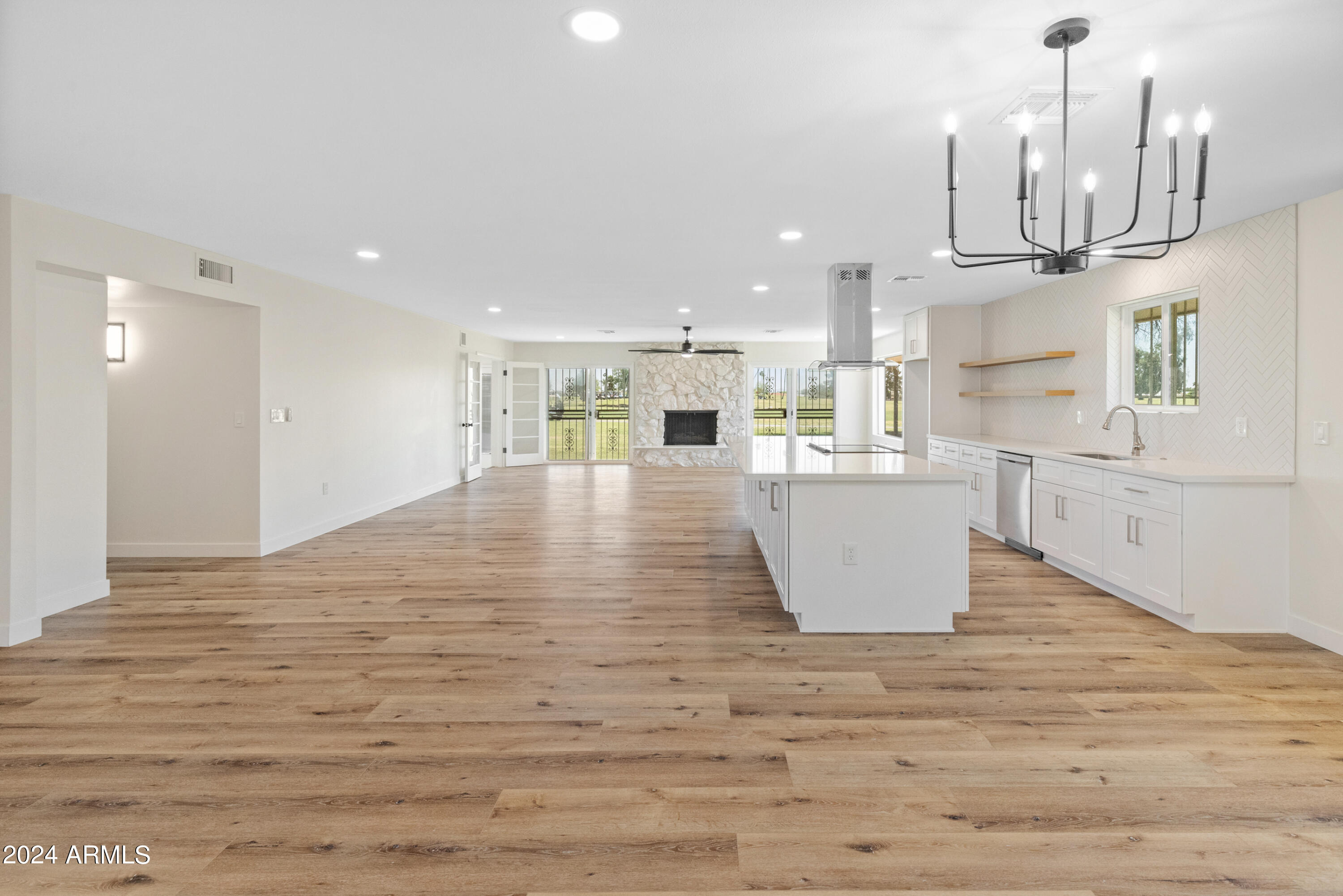 10534 W TROPICANA Circle