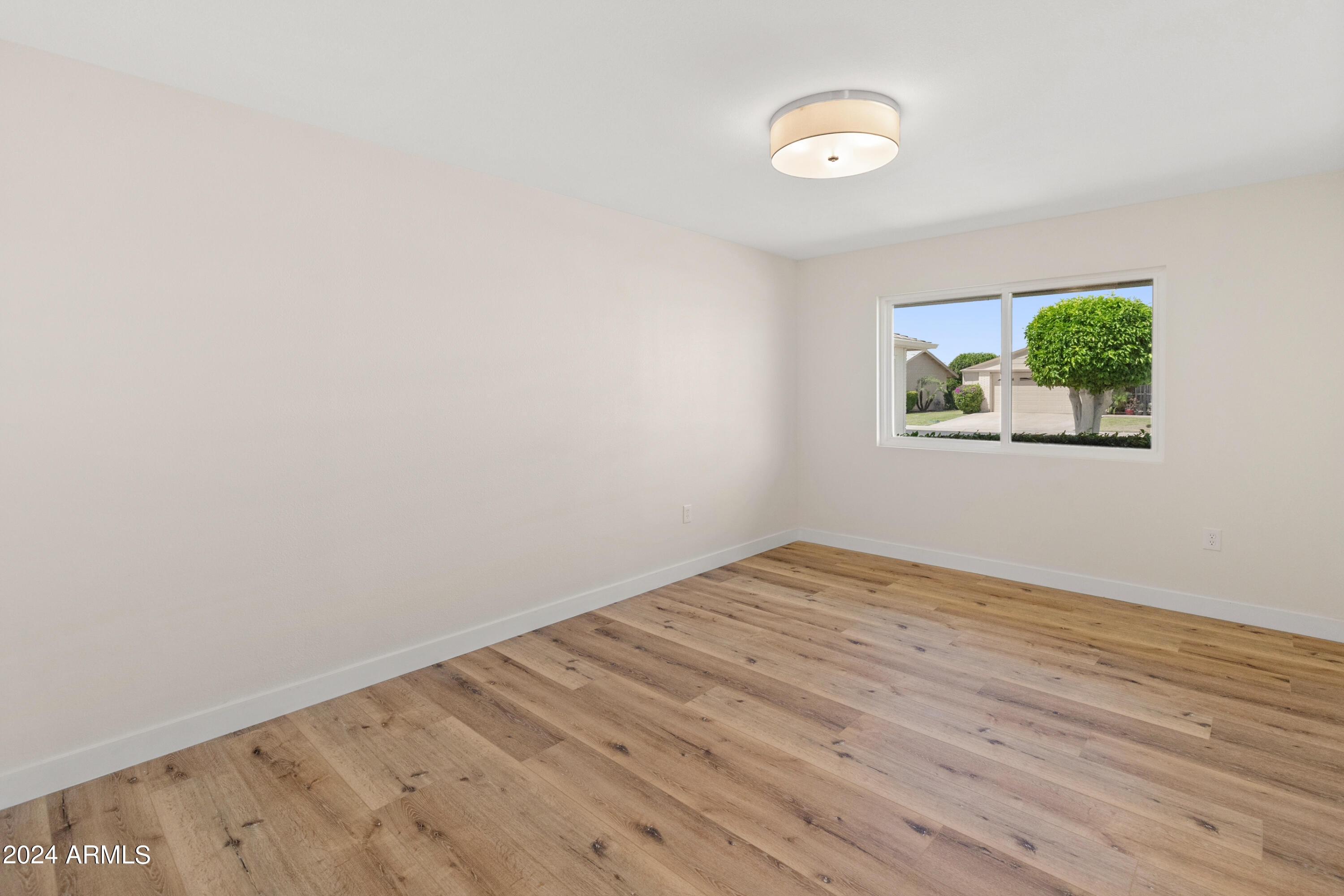 10534 W TROPICANA Circle