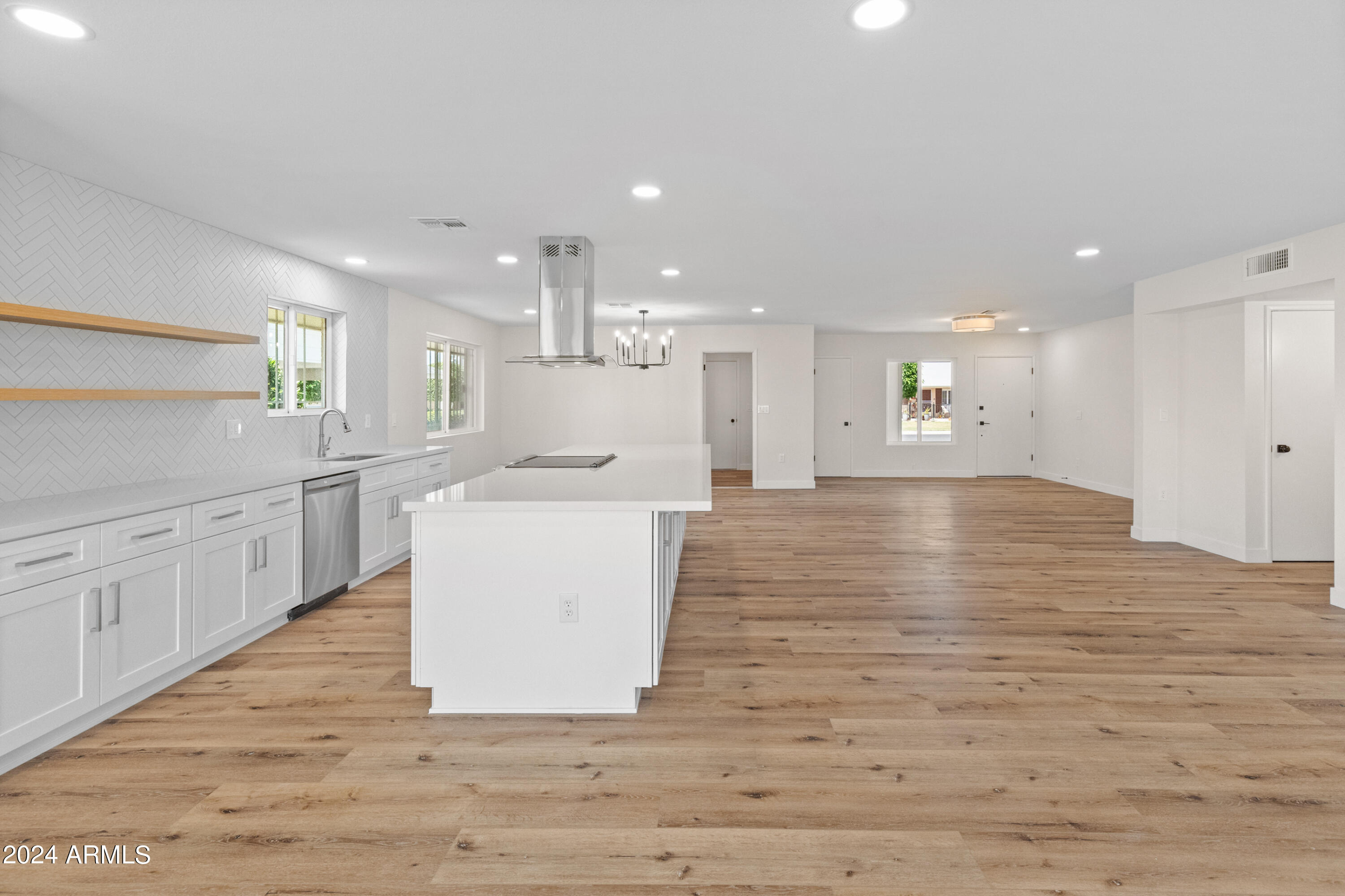 10534 W TROPICANA Circle