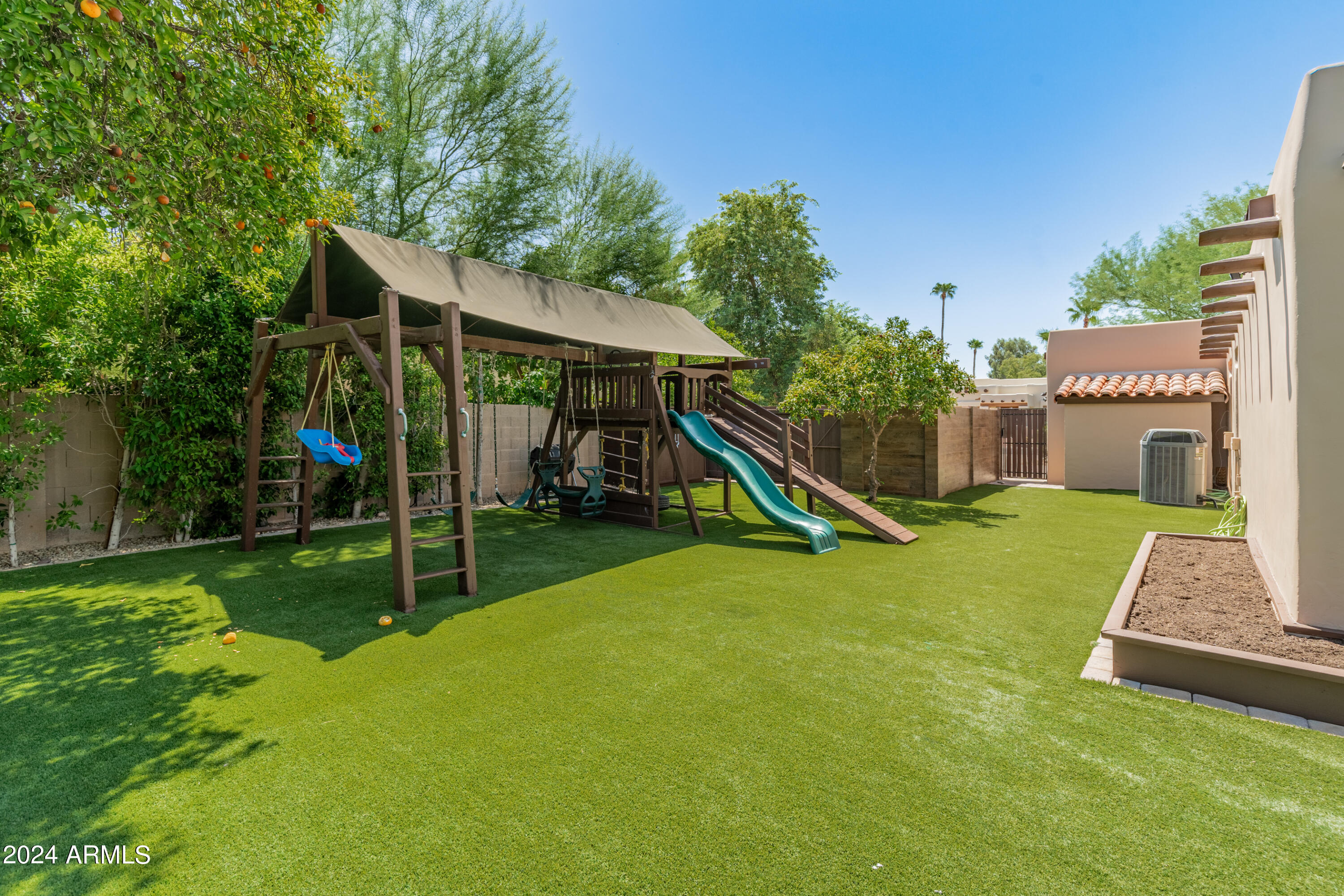 5428 E Oakhurst Way
