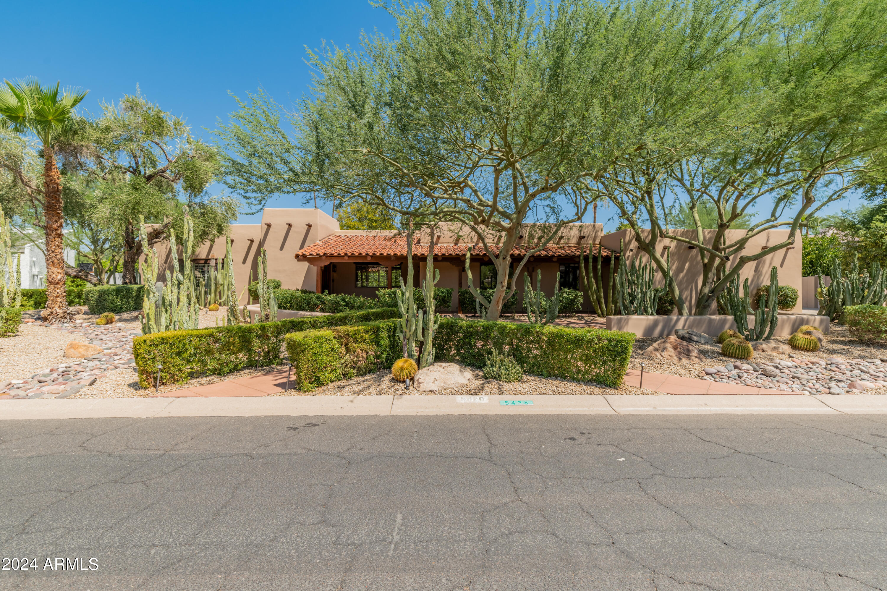 5428 E Oakhurst Way