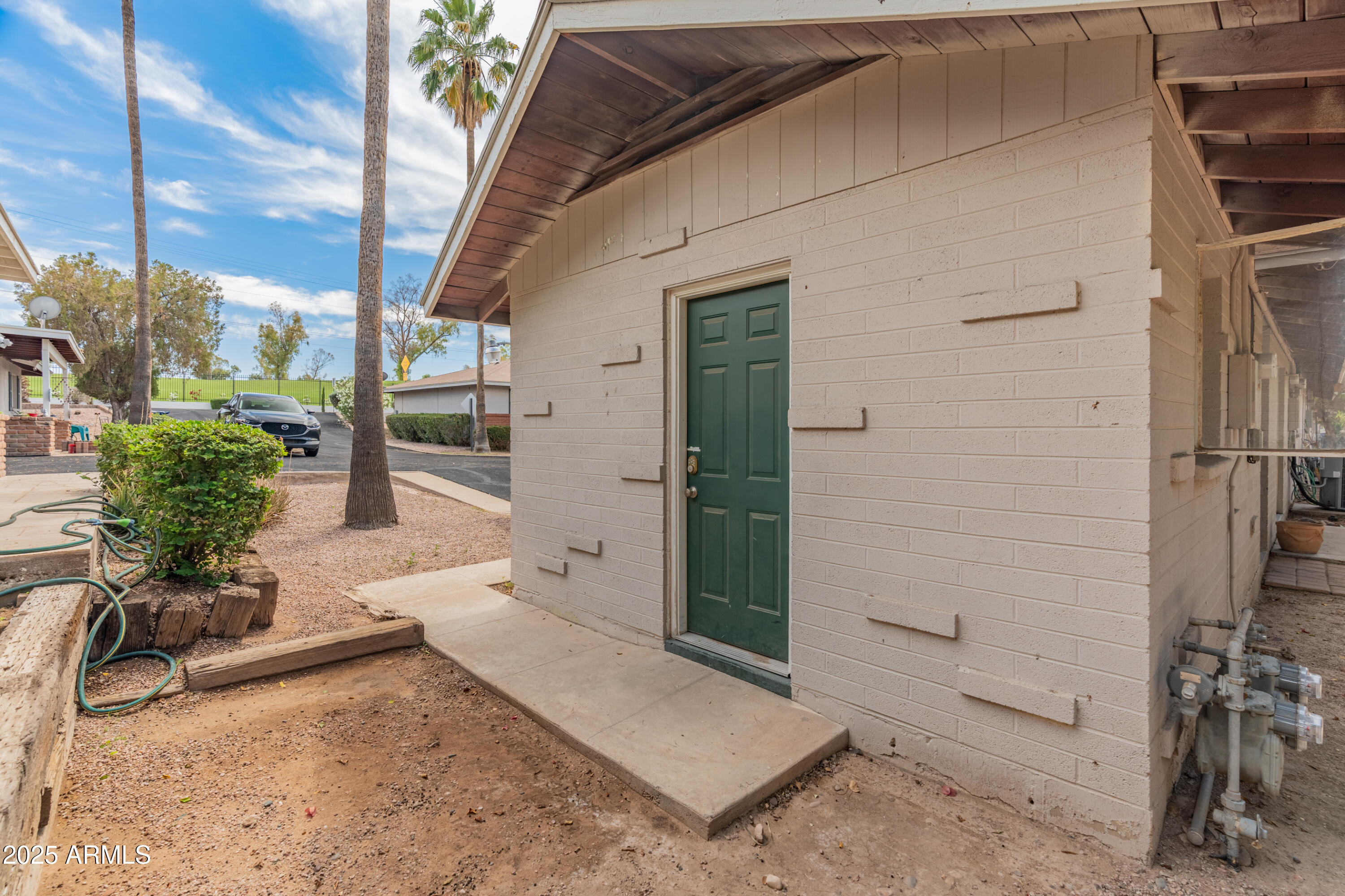 524 W FAIRWAY Drive, 9