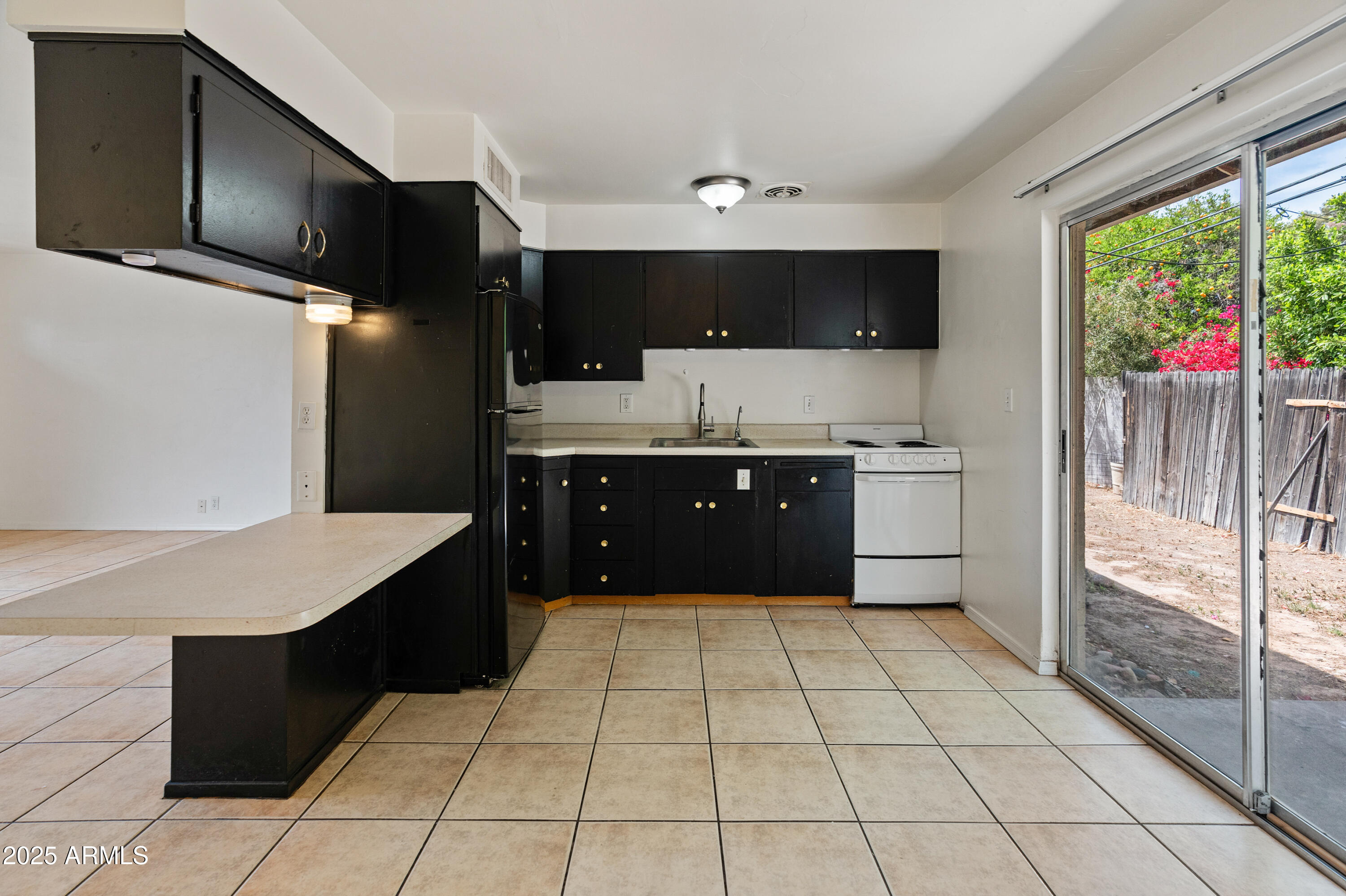 524 W FAIRWAY Drive, 9