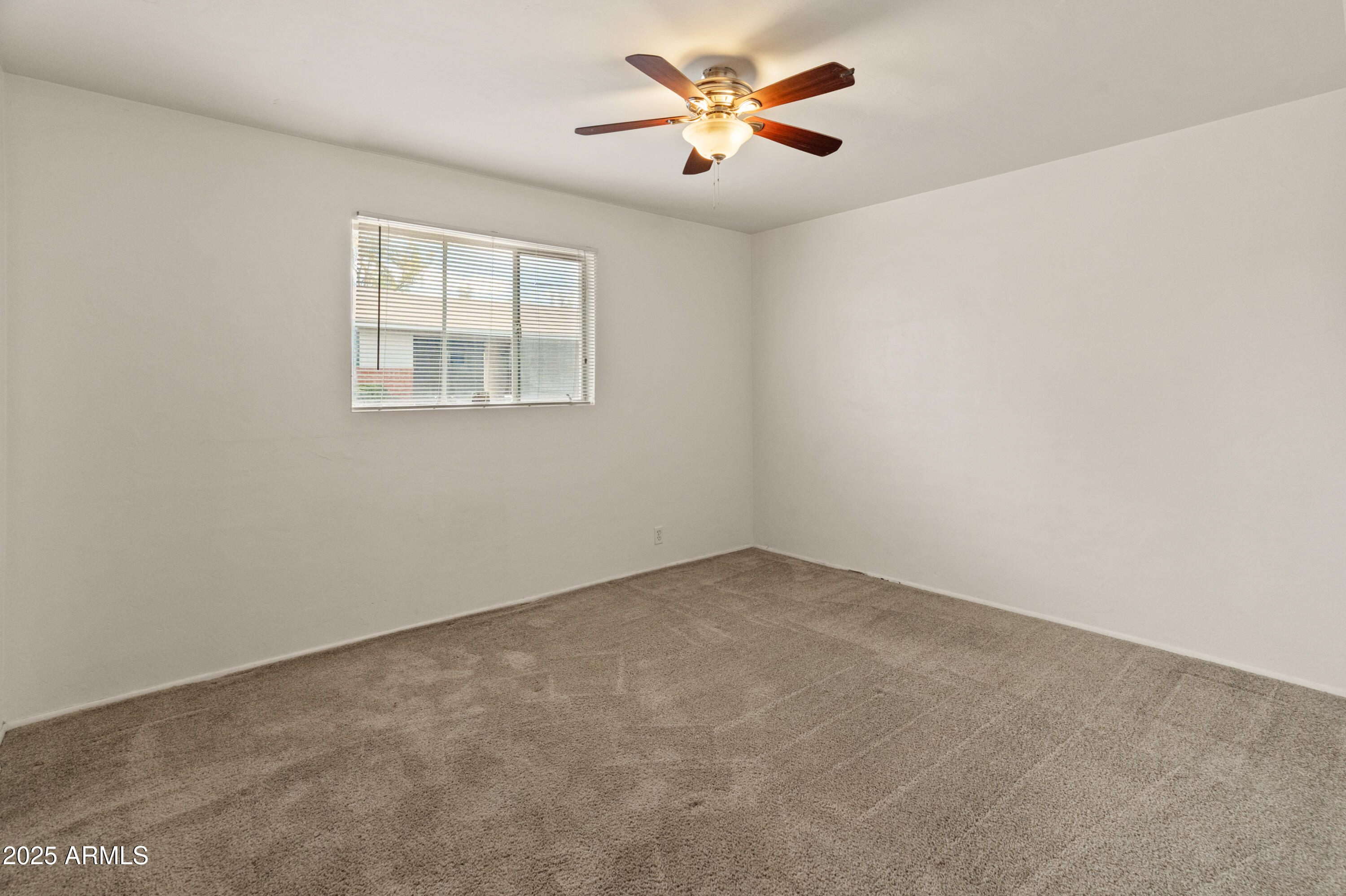 524 W FAIRWAY Drive, 9