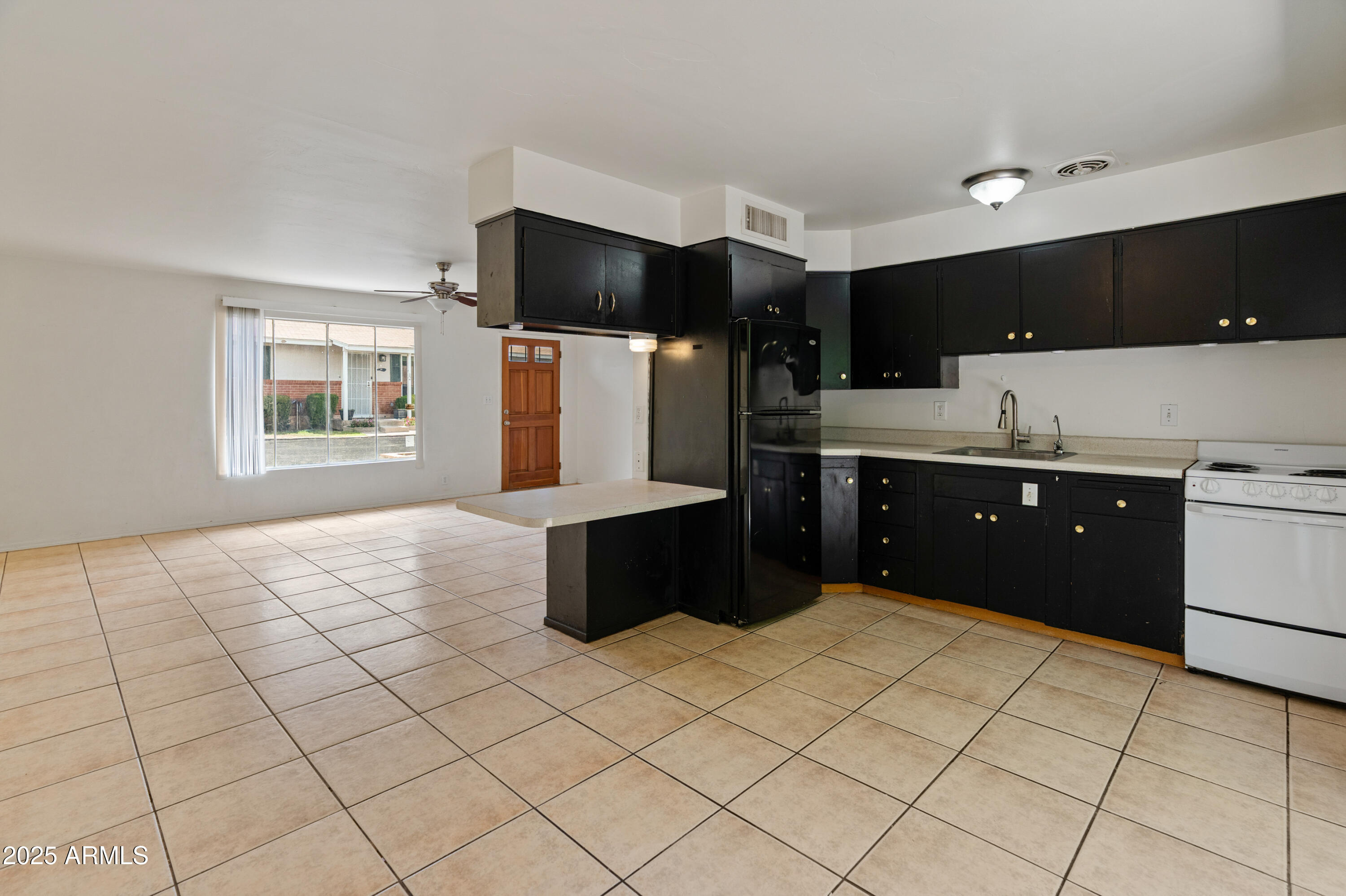 524 W FAIRWAY Drive, 9