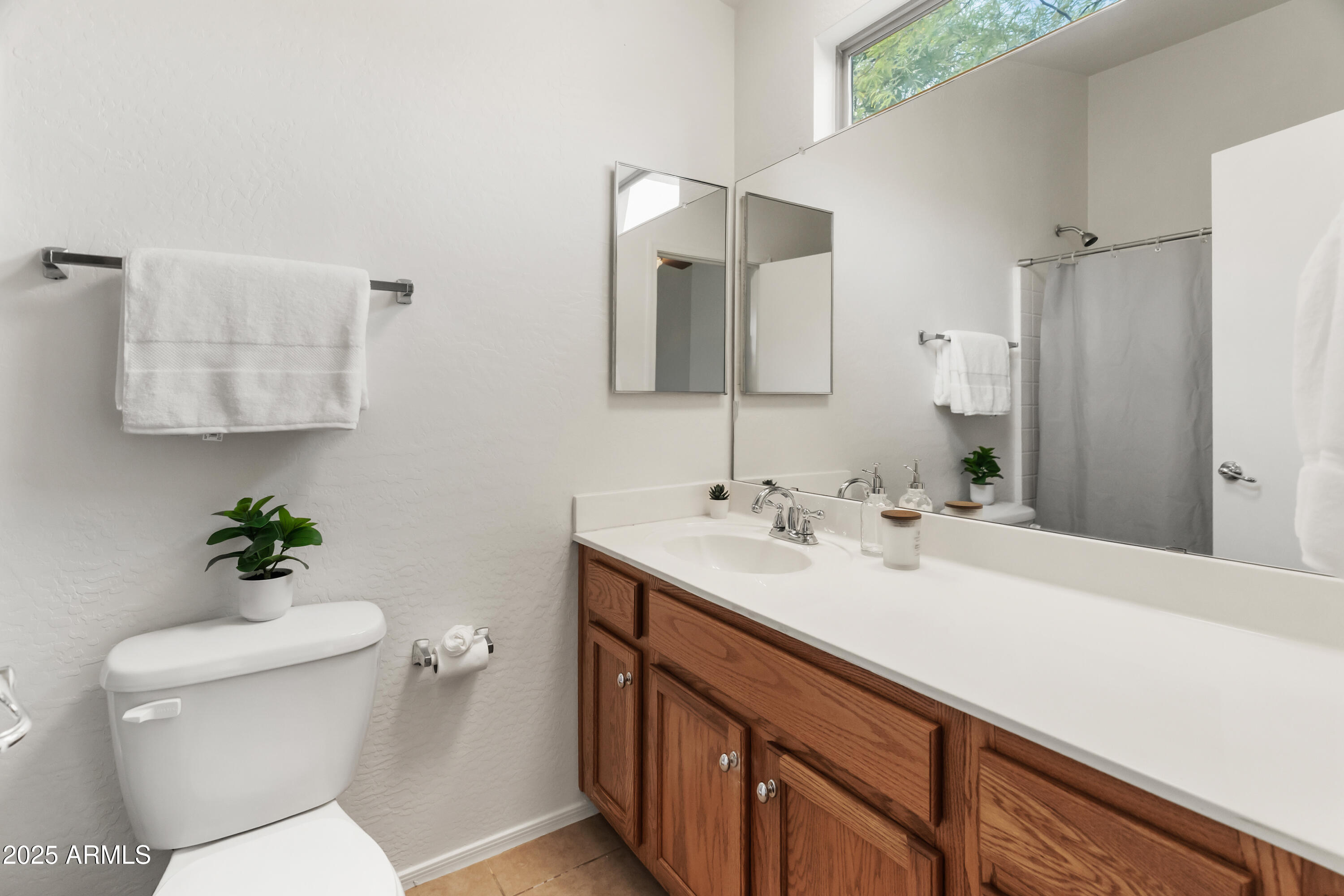 2250 E Deer Valley Road, 104