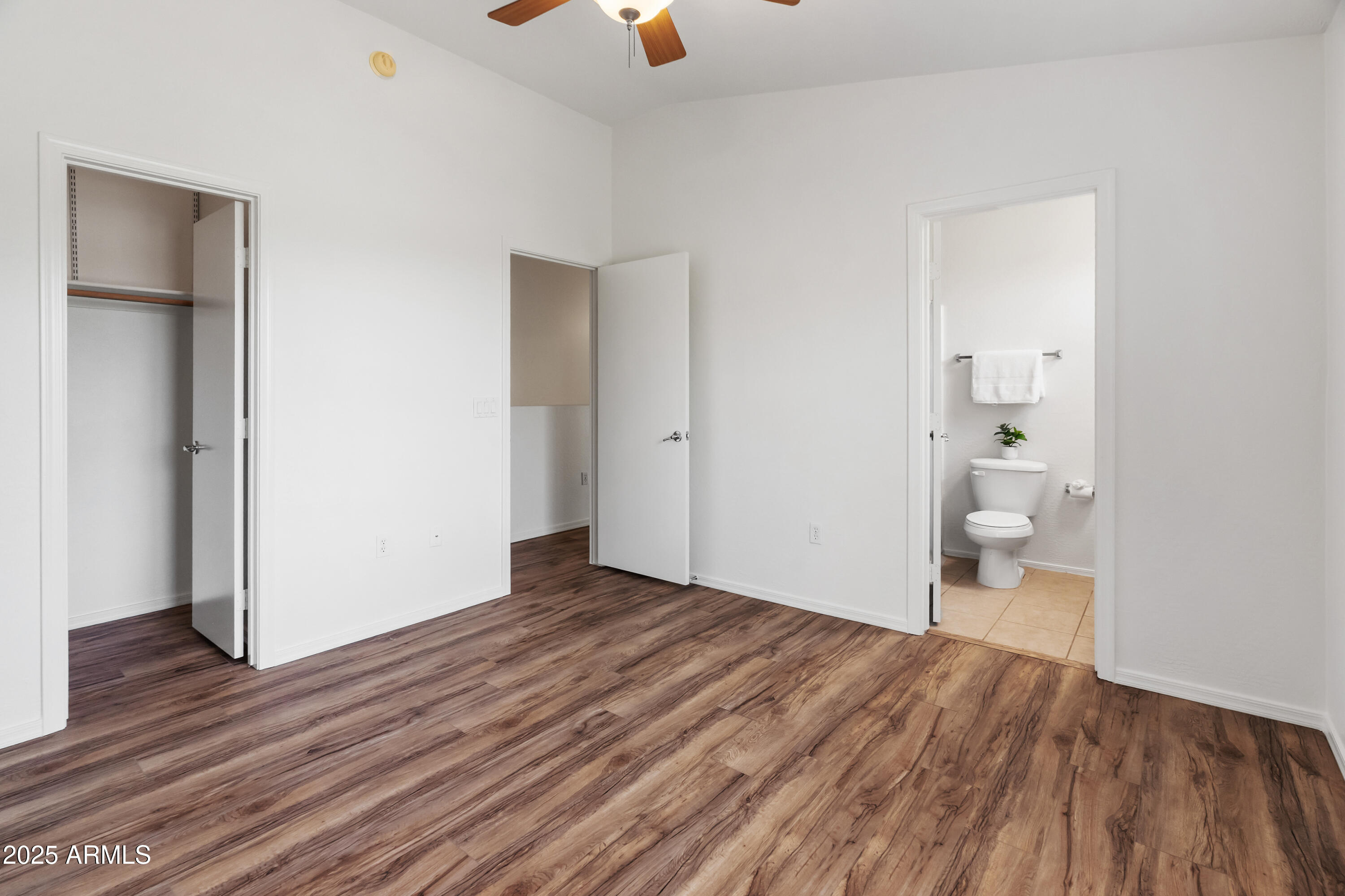 2250 E Deer Valley Road, 104