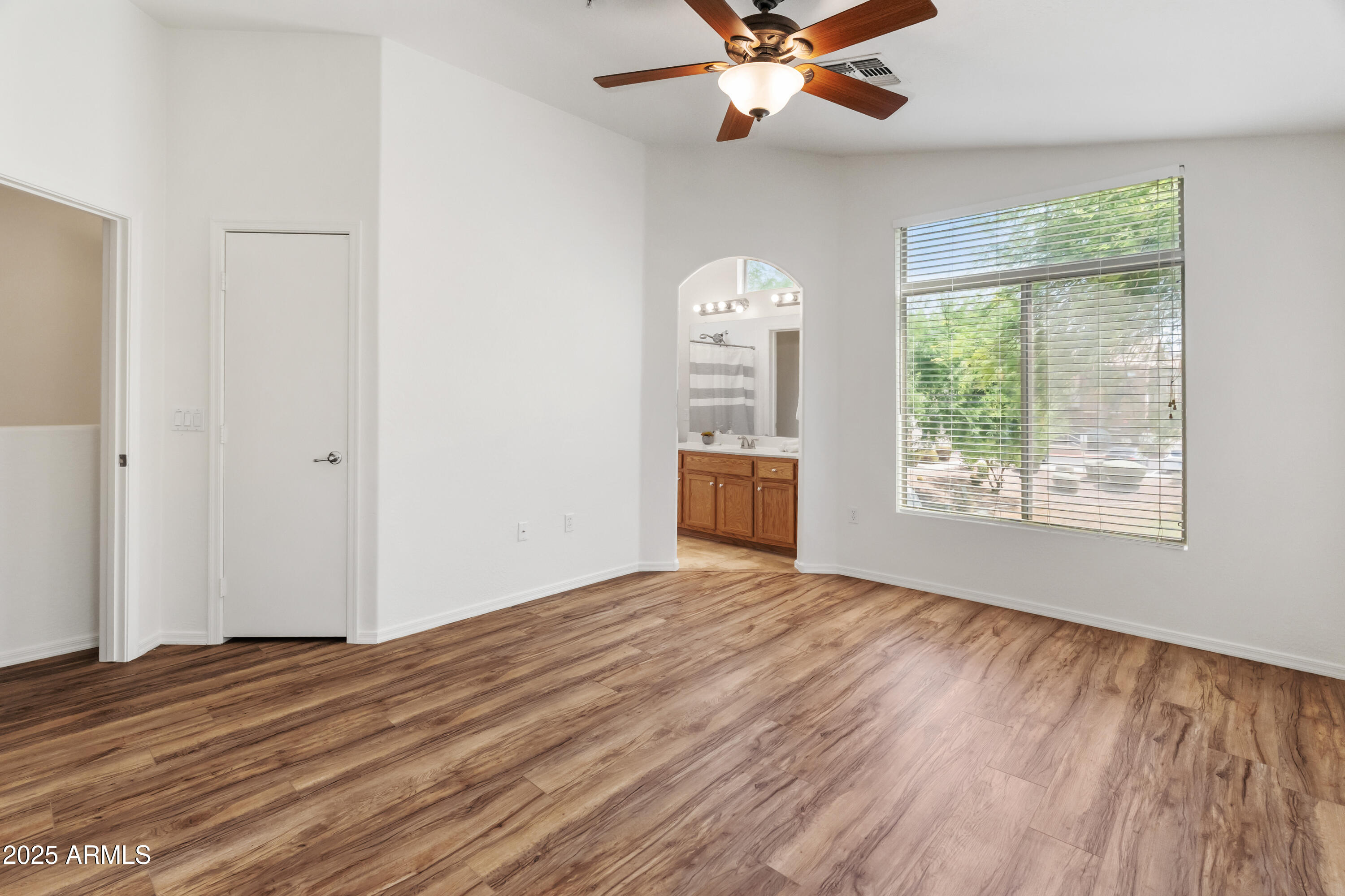 2250 E Deer Valley Road, 104