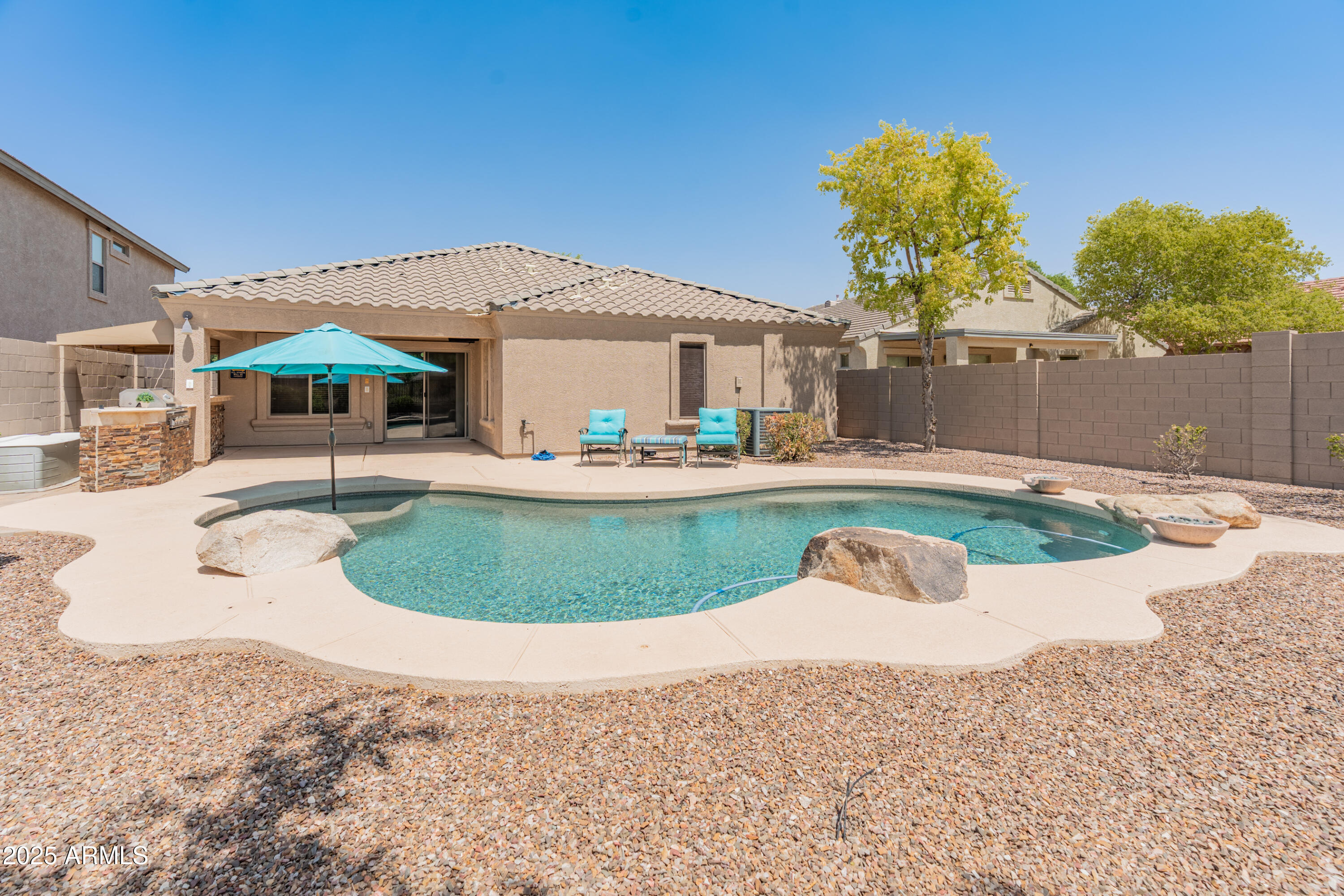 2911 E Quiet Hollow Lane