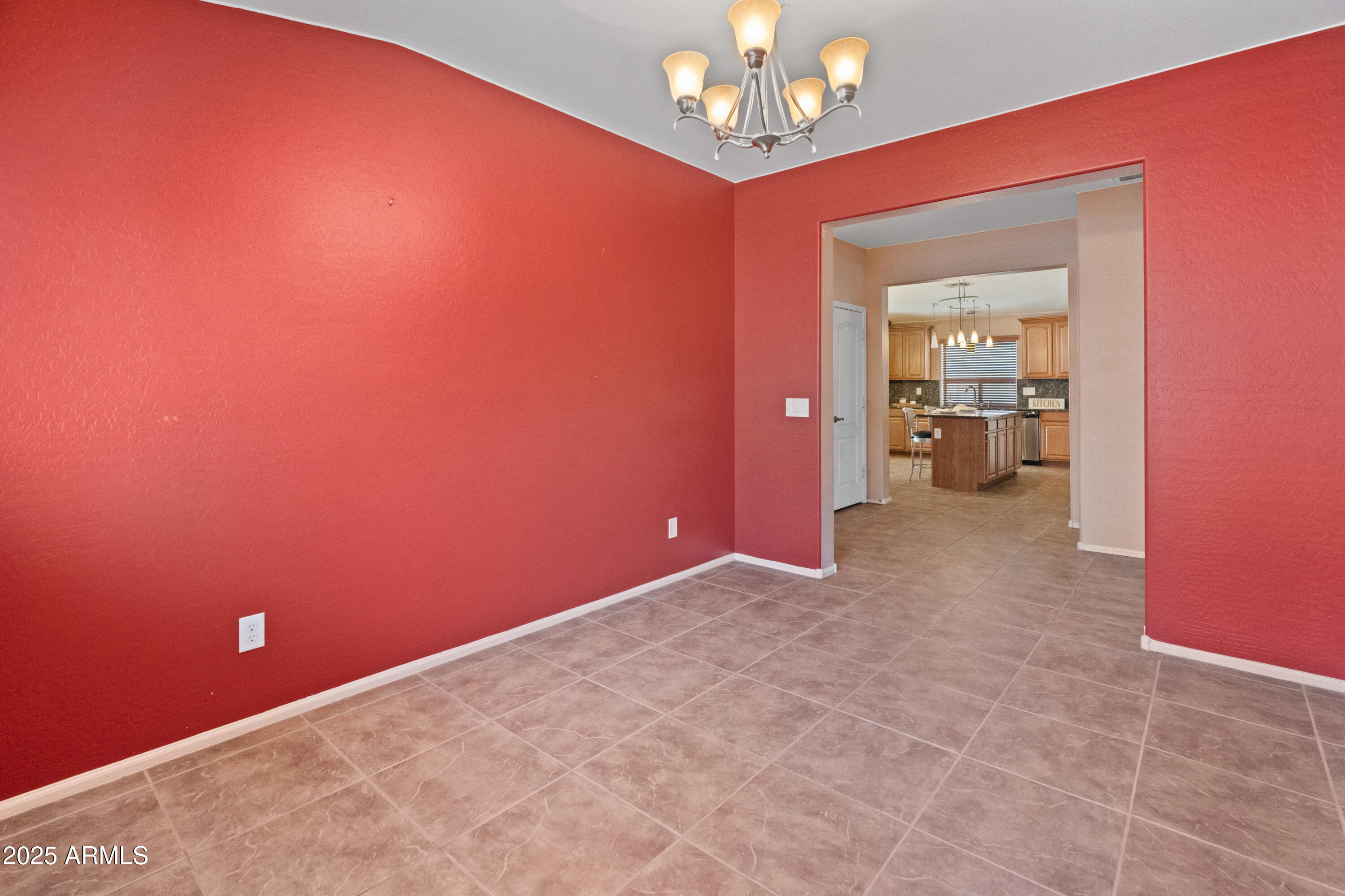 2911 E Quiet Hollow Lane