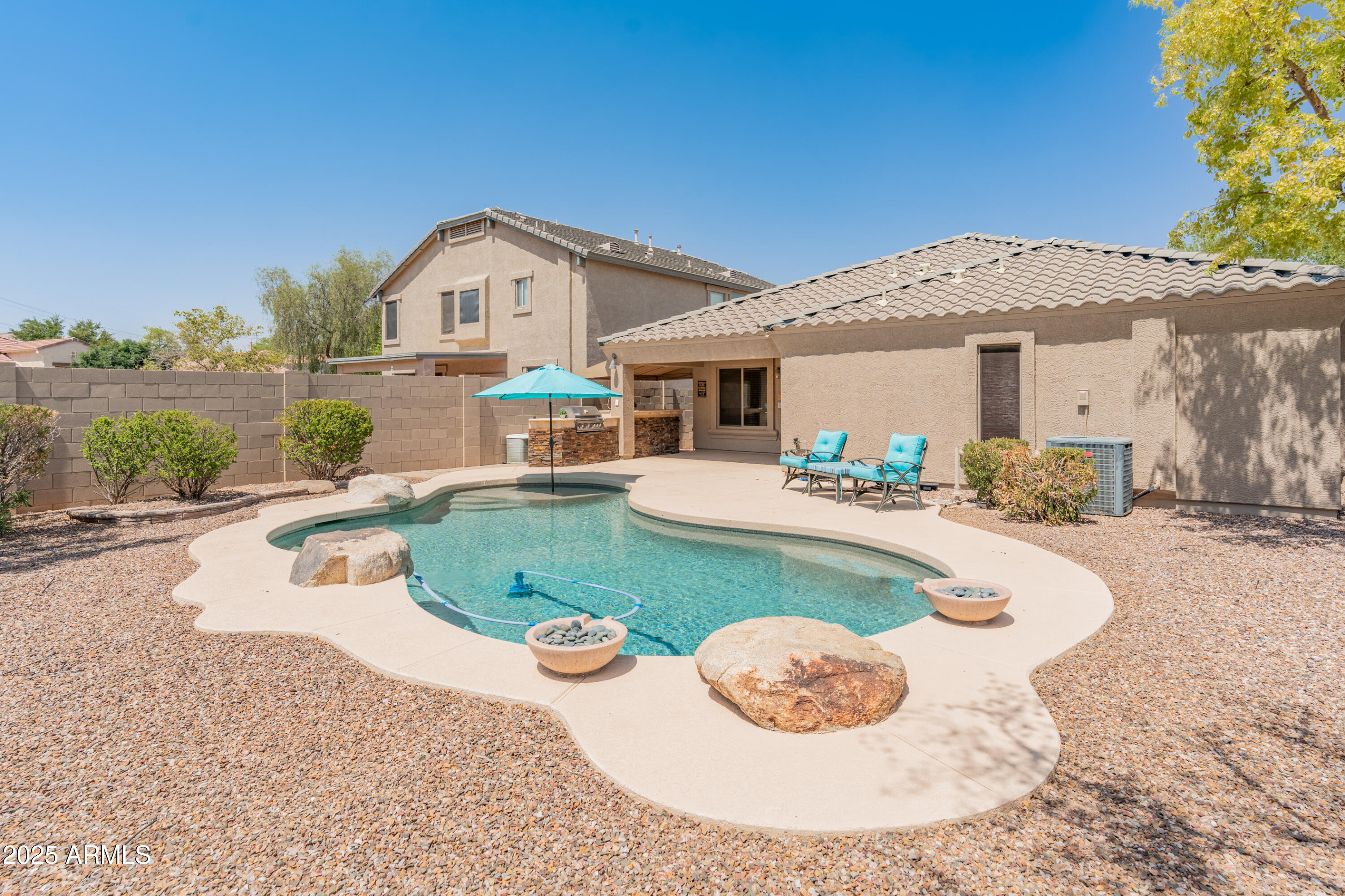 2911 E Quiet Hollow Lane