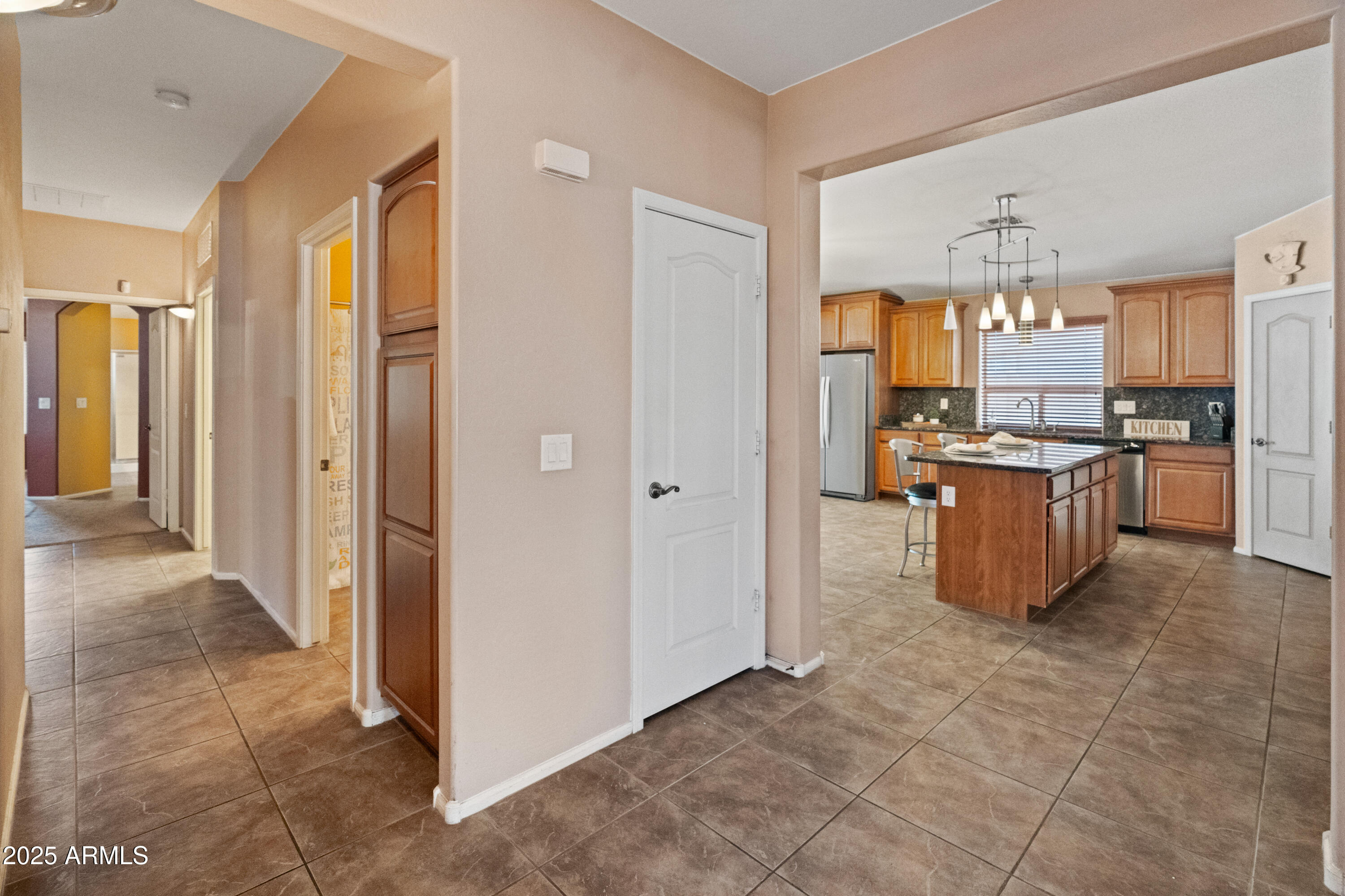 2911 E Quiet Hollow Lane