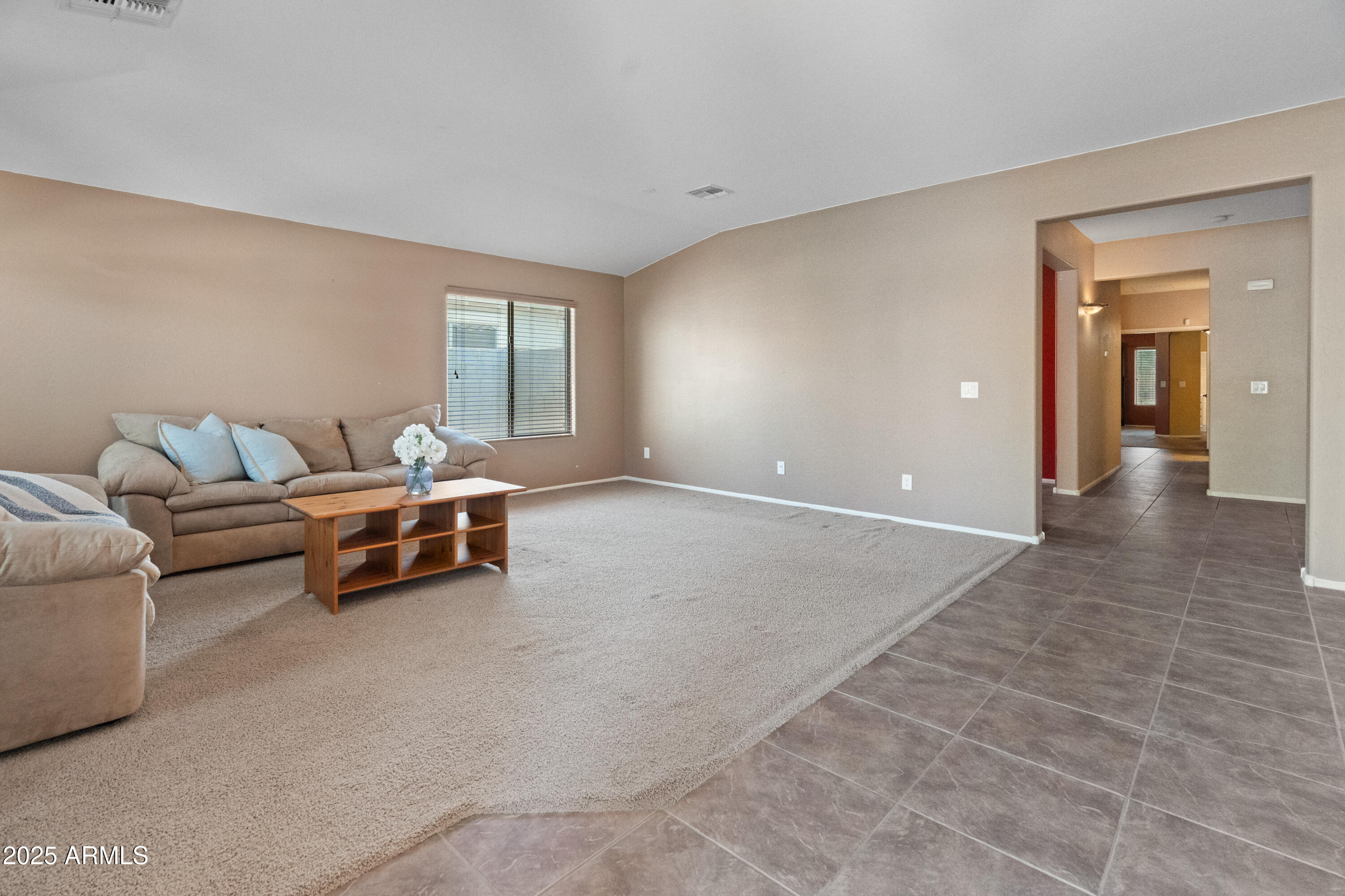 2911 E Quiet Hollow Lane