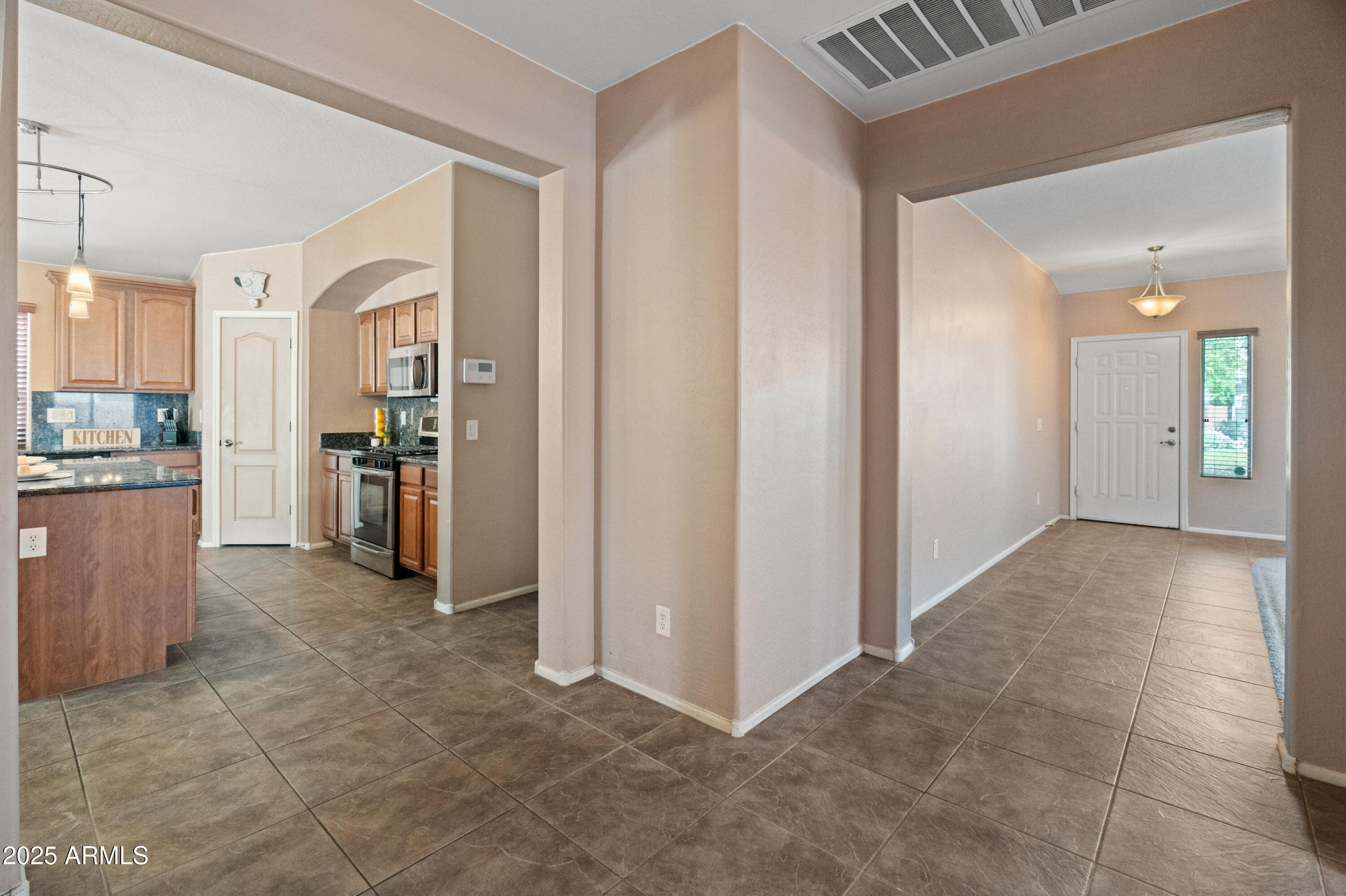 2911 E Quiet Hollow Lane