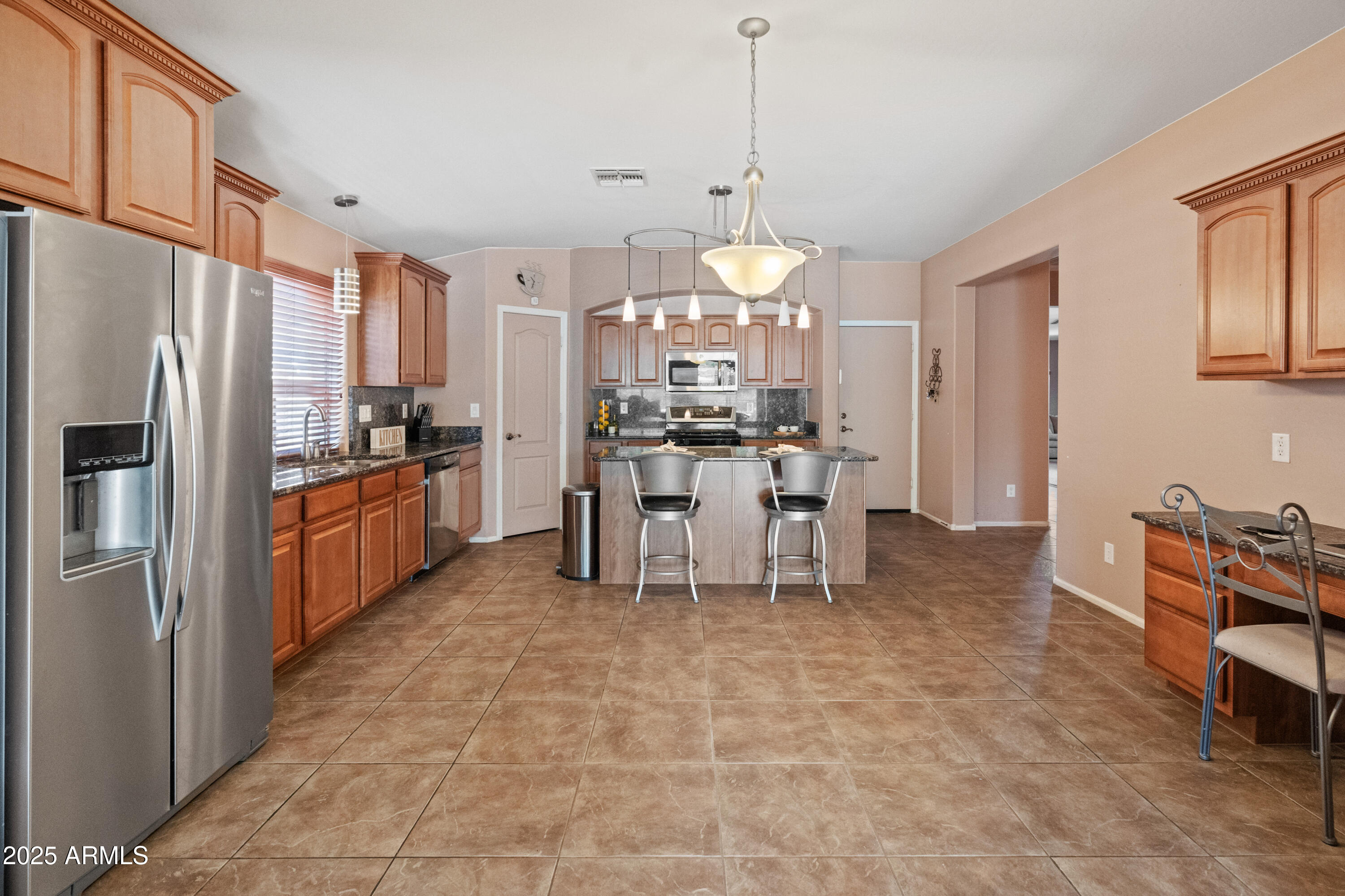 2911 E Quiet Hollow Lane