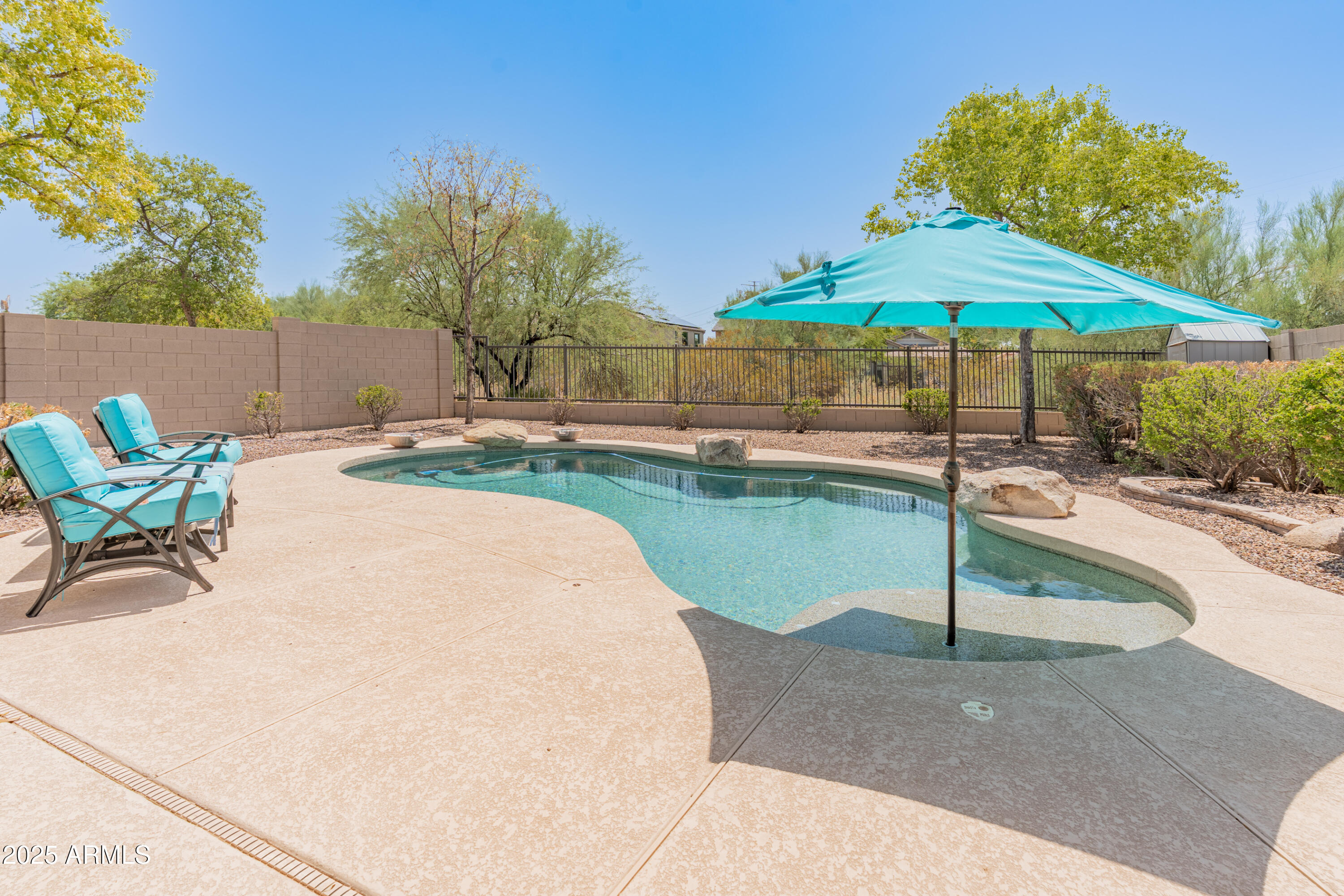 2911 E Quiet Hollow Lane