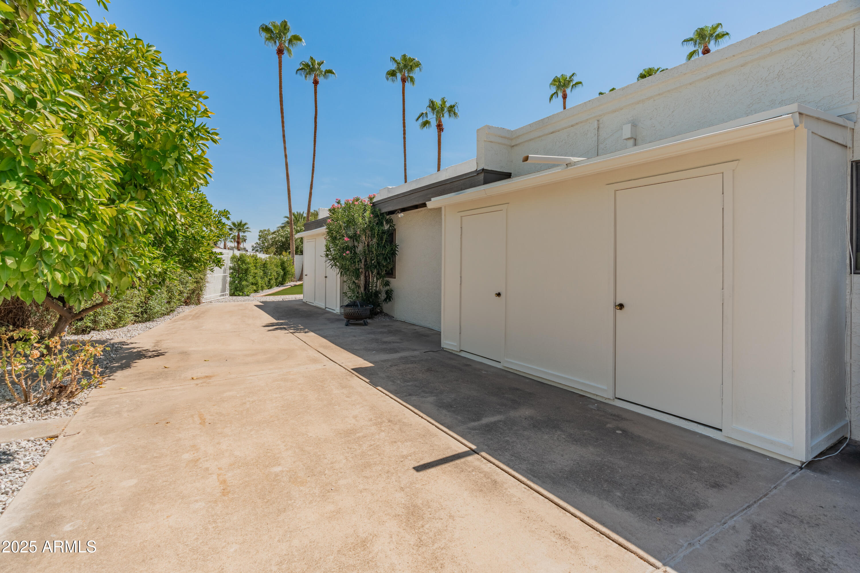 6049 E Crocus Drive