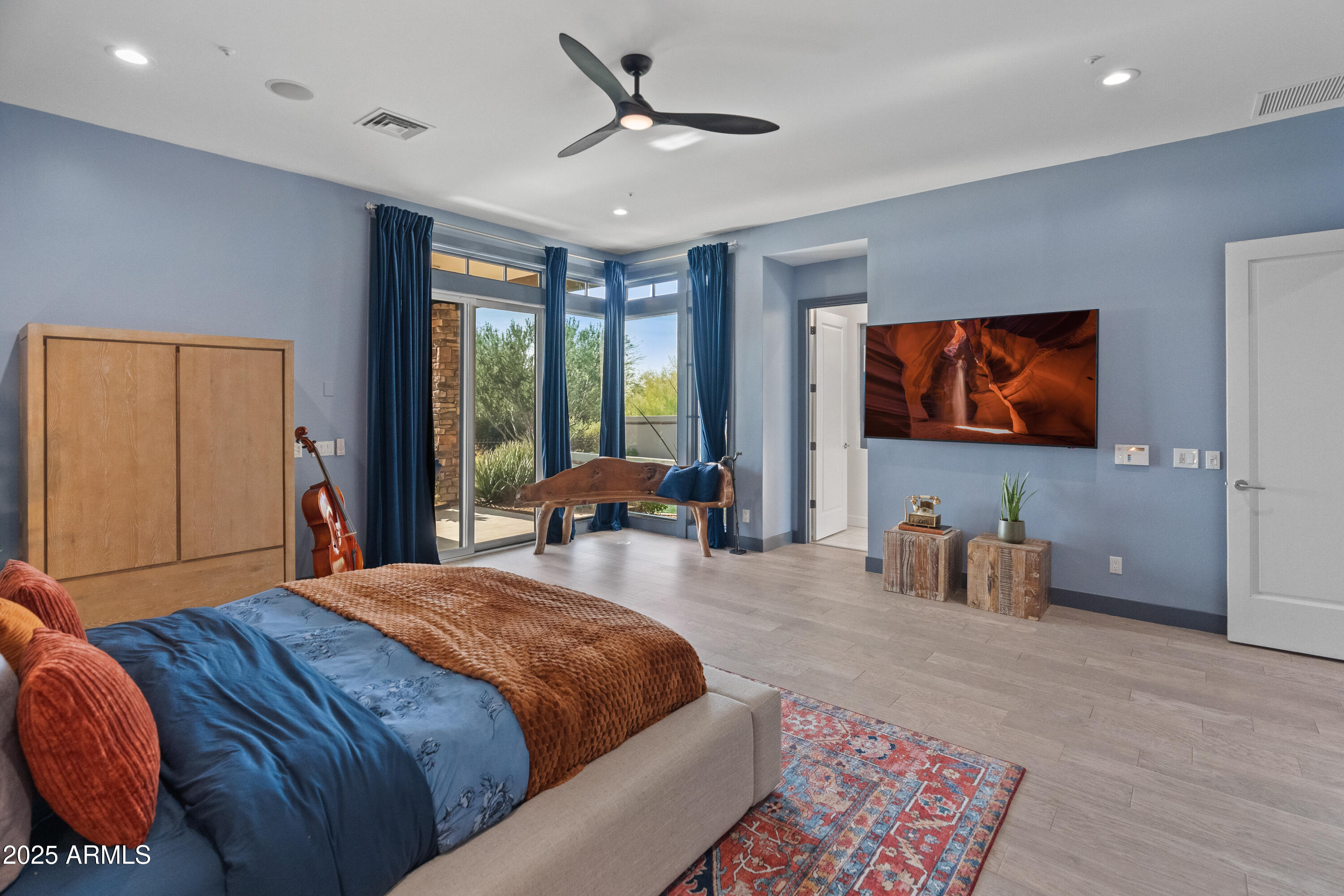 9810 E Thompson Peak Parkway 807