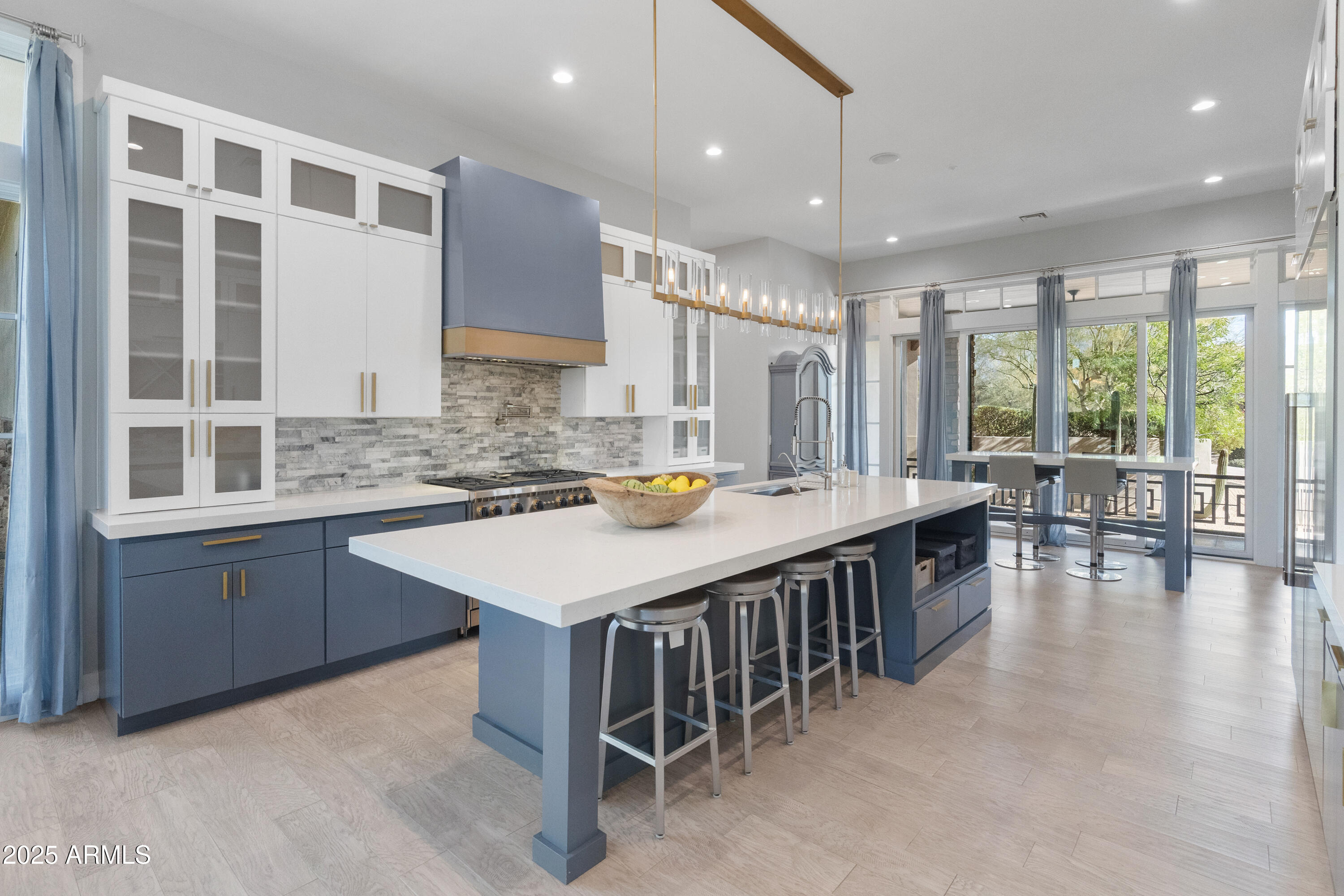 9810 E Thompson Peak Parkway 807