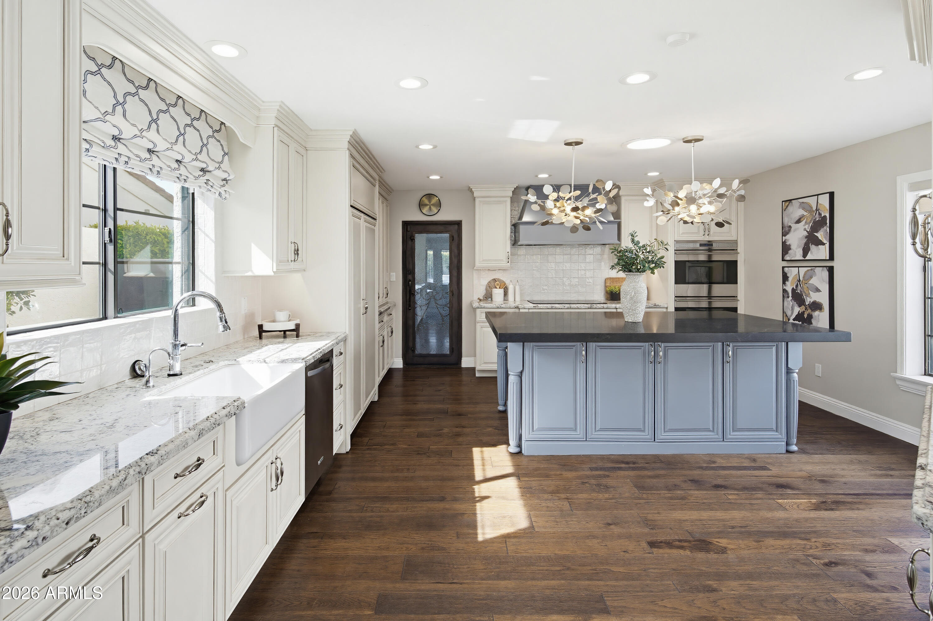 2521 E Marshall Avenue