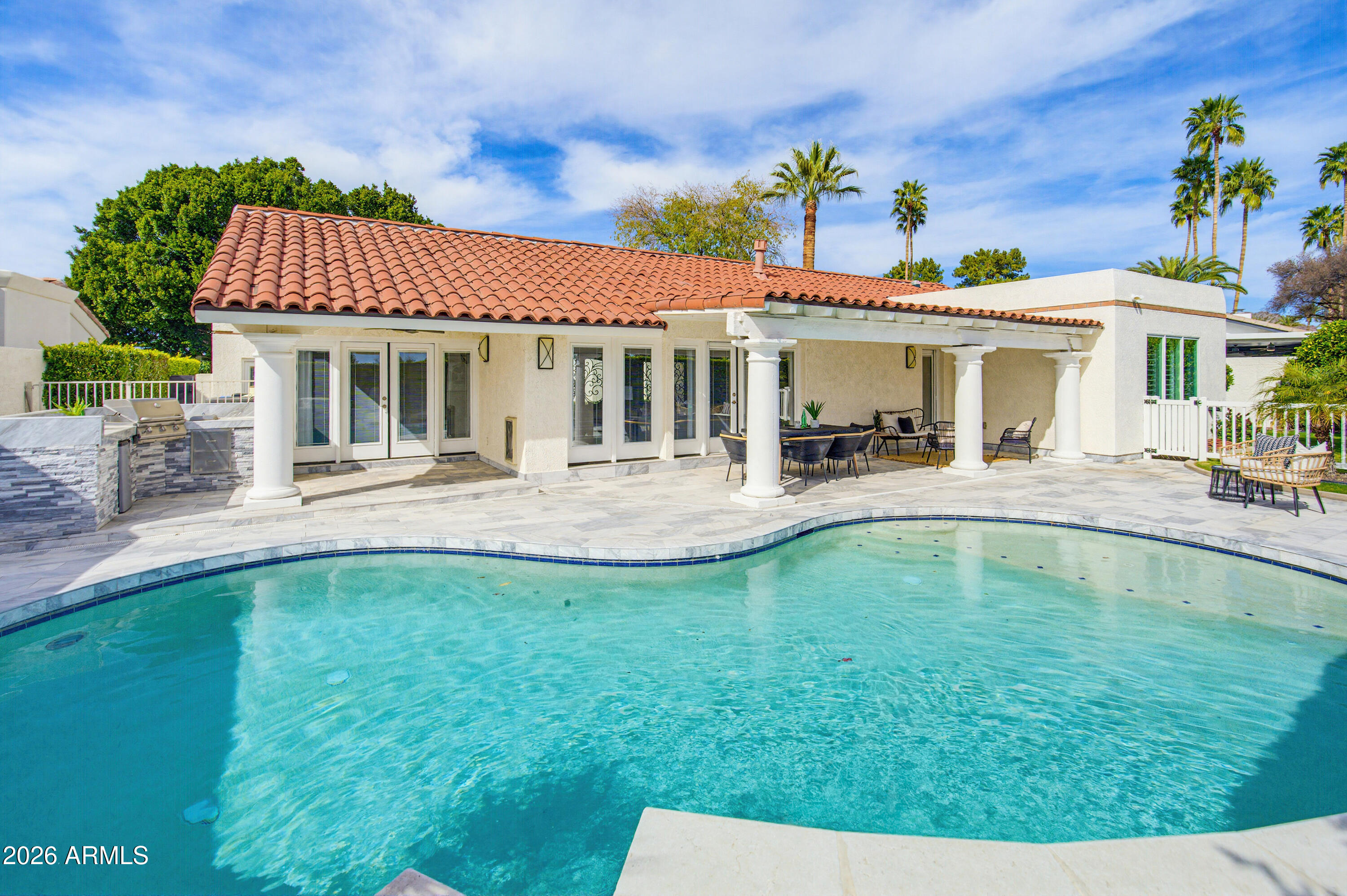 2521 E Marshall Avenue