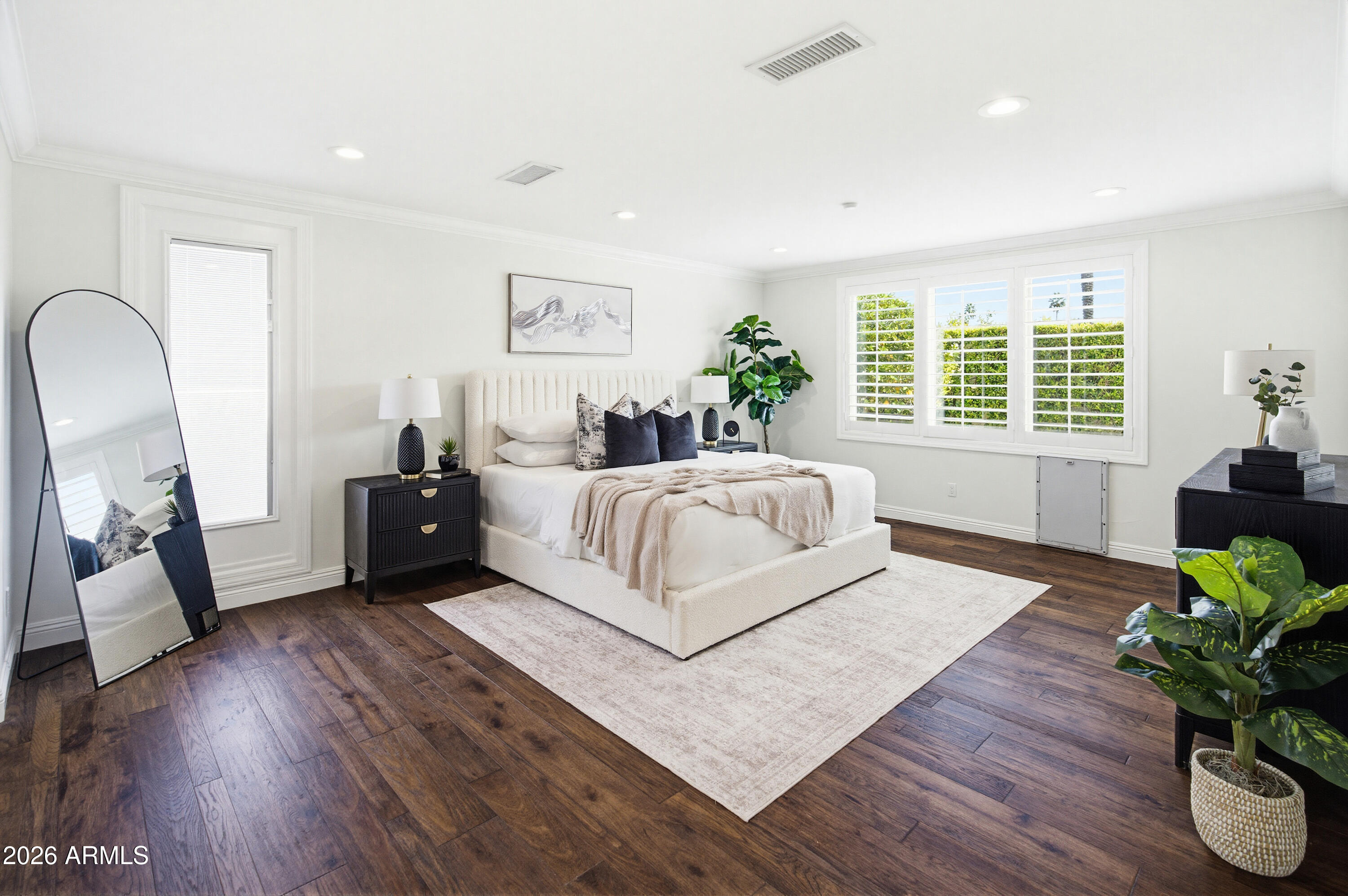 2521 E Marshall Avenue