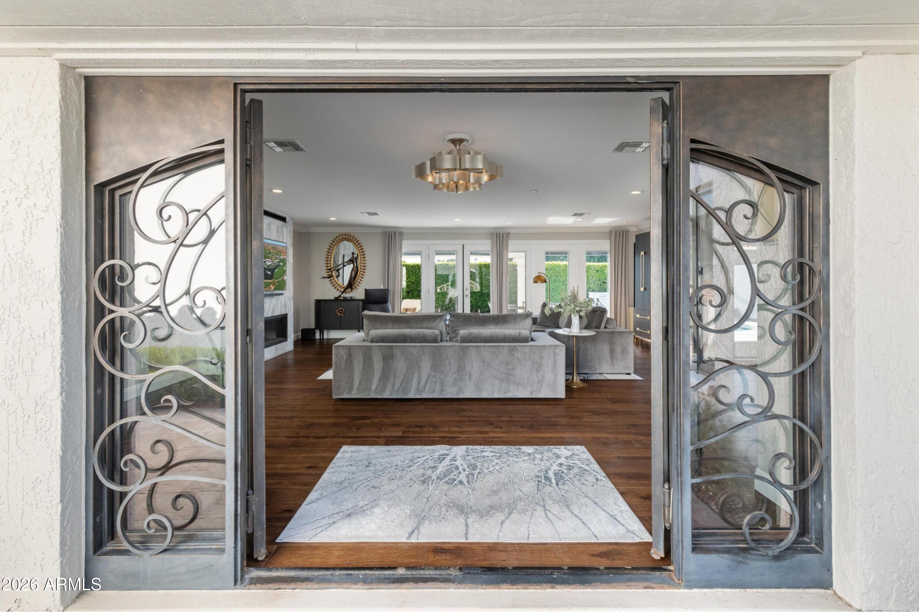 2521 E Marshall Avenue