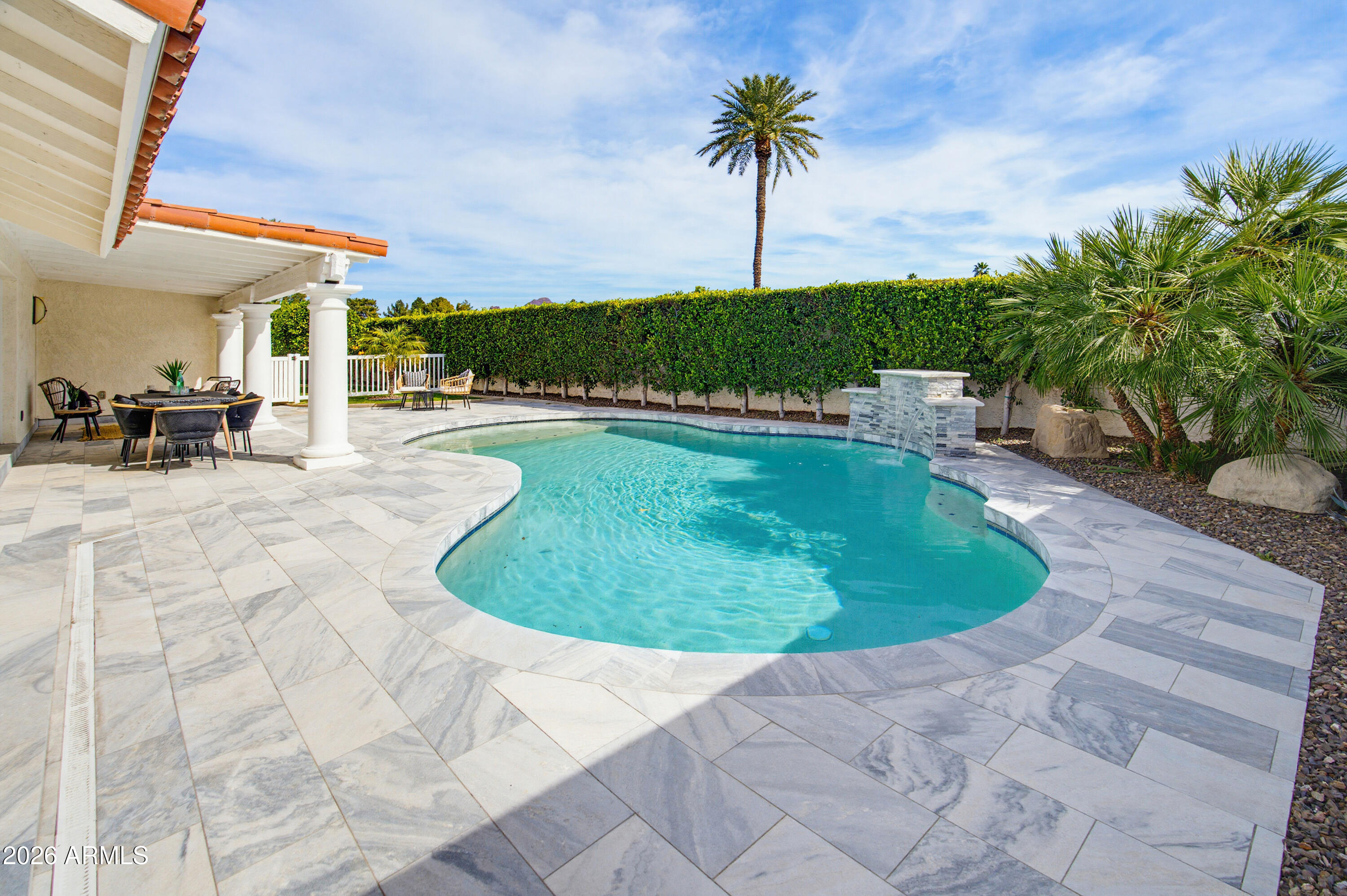 2521 E Marshall Avenue