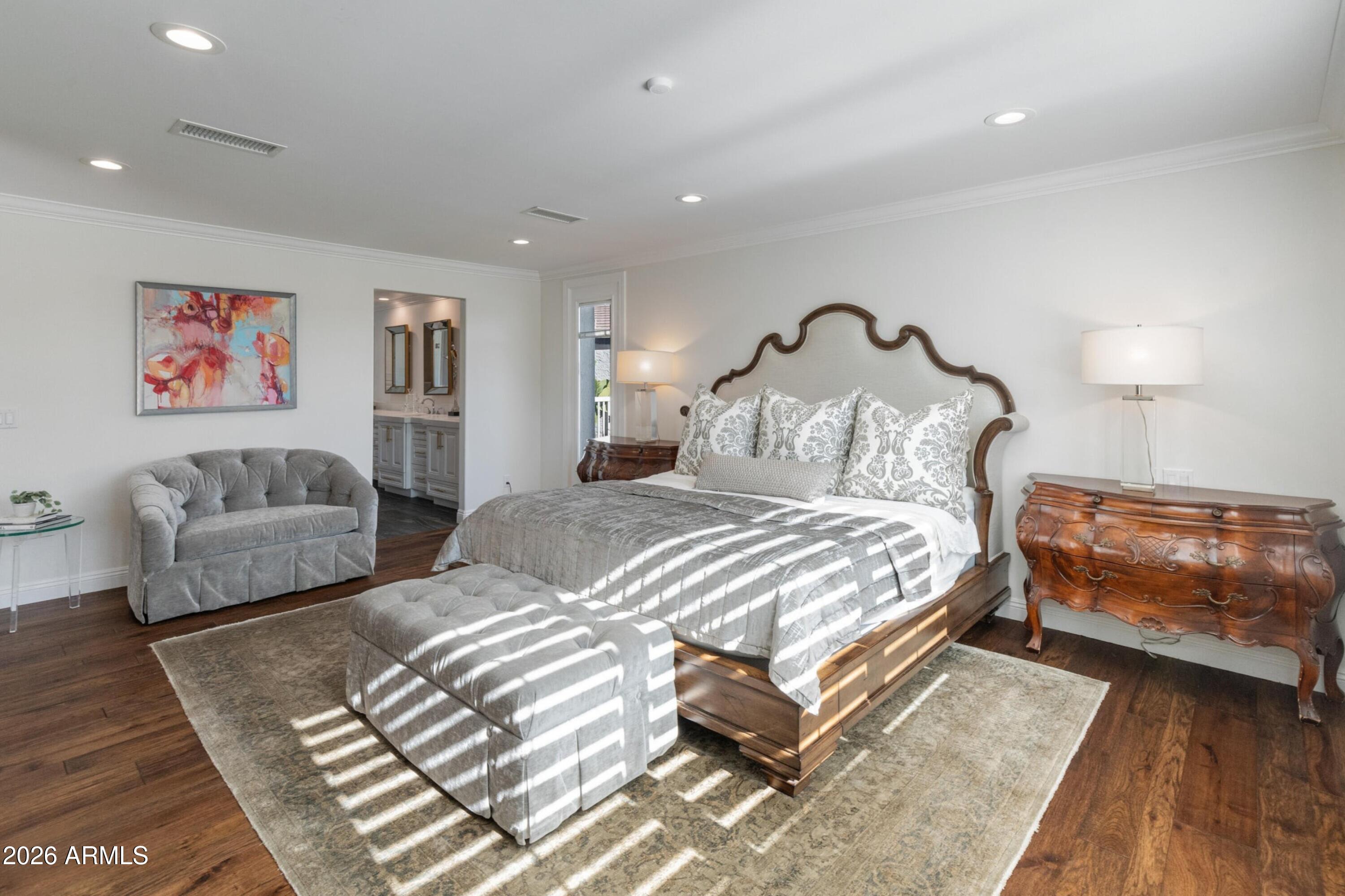 2521 E Marshall Avenue