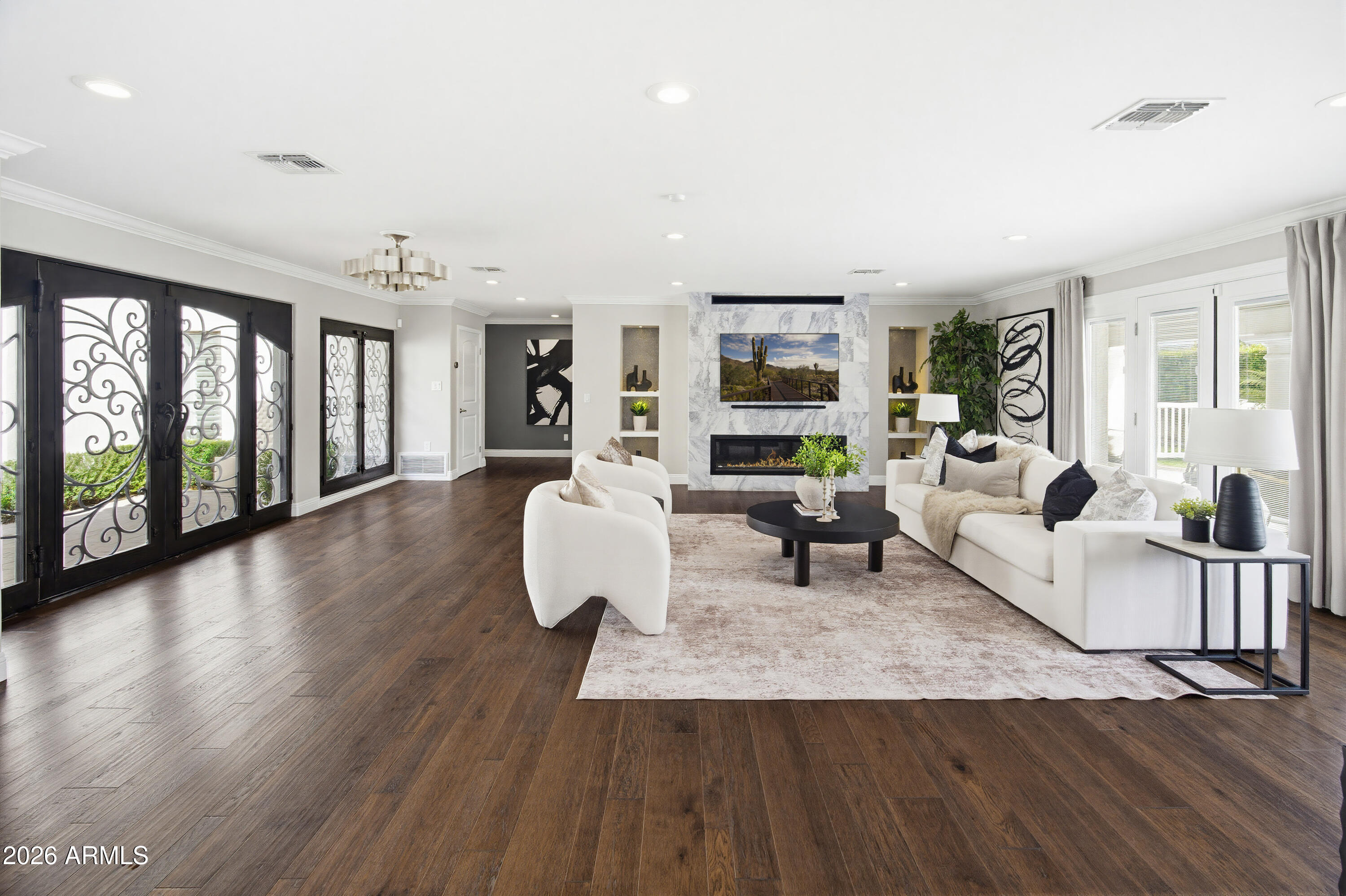 2521 E Marshall Avenue