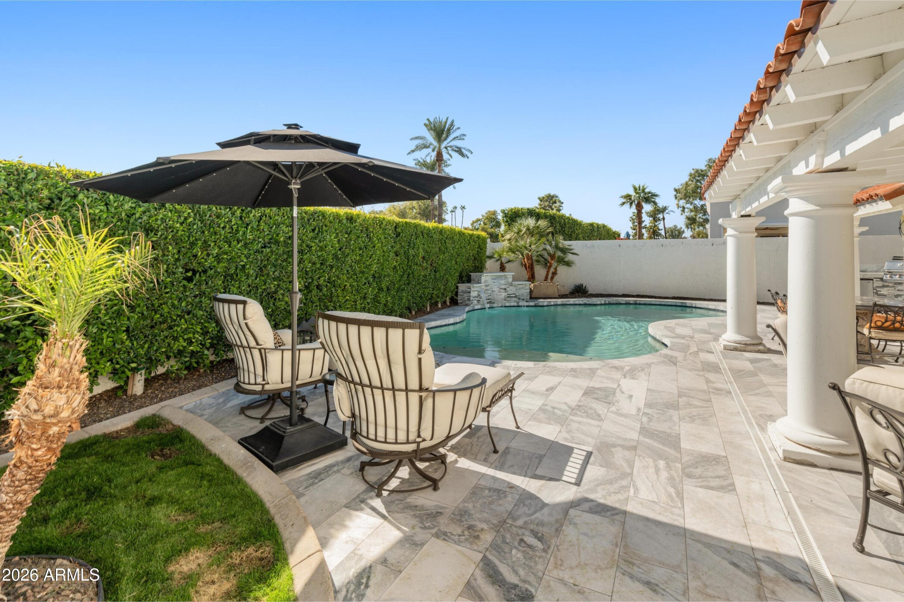 2521 E Marshall Avenue