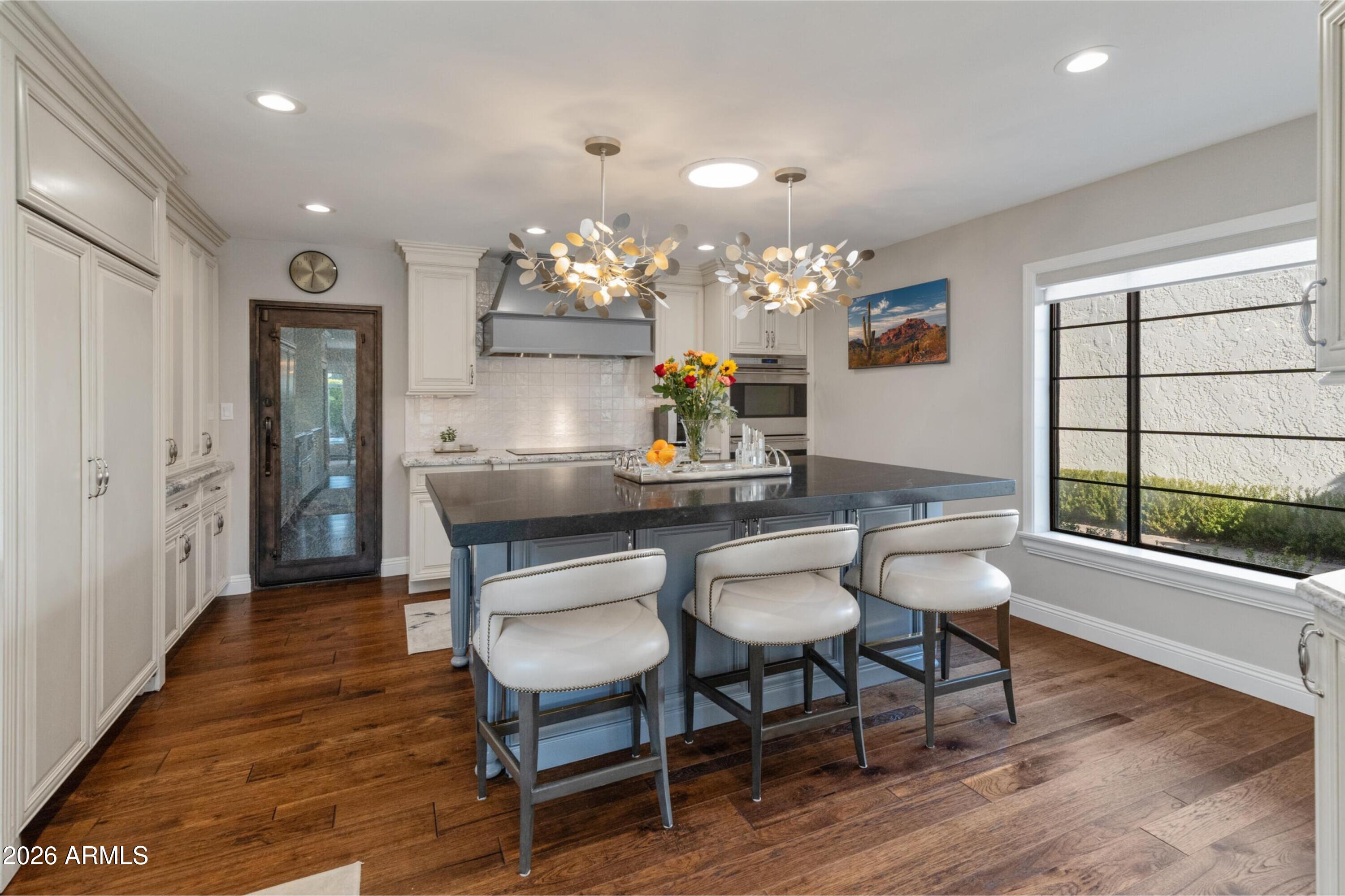 2521 E Marshall Avenue